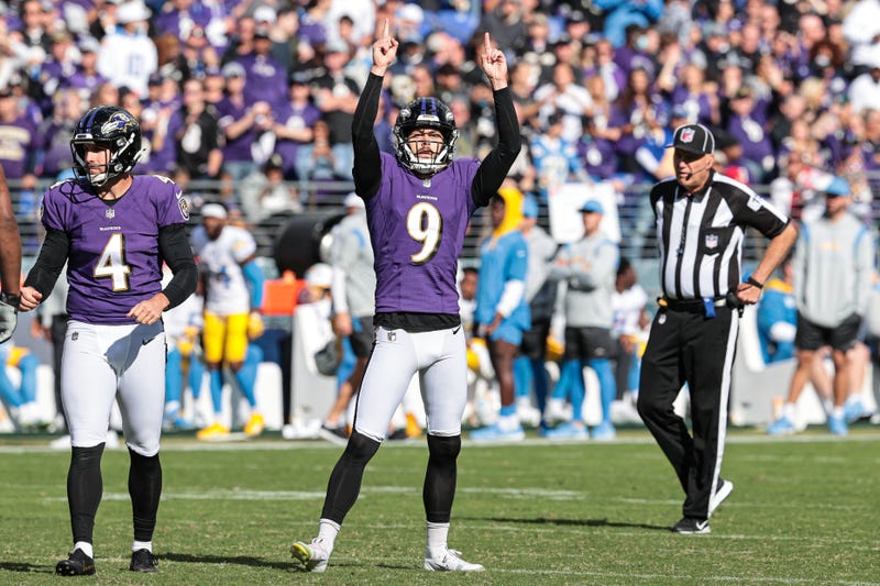 Justin Tucker celebrates a FG during the Ravens 34-6 win over the Chargers