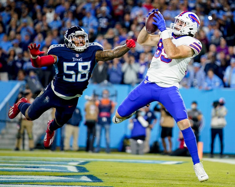 #Bills go big with a Tommy Sweeney #TOUCHDOWN followed by a 2 point conversion and it's 301-24 #Bills over the #Titans with seconds to go in the 3rd