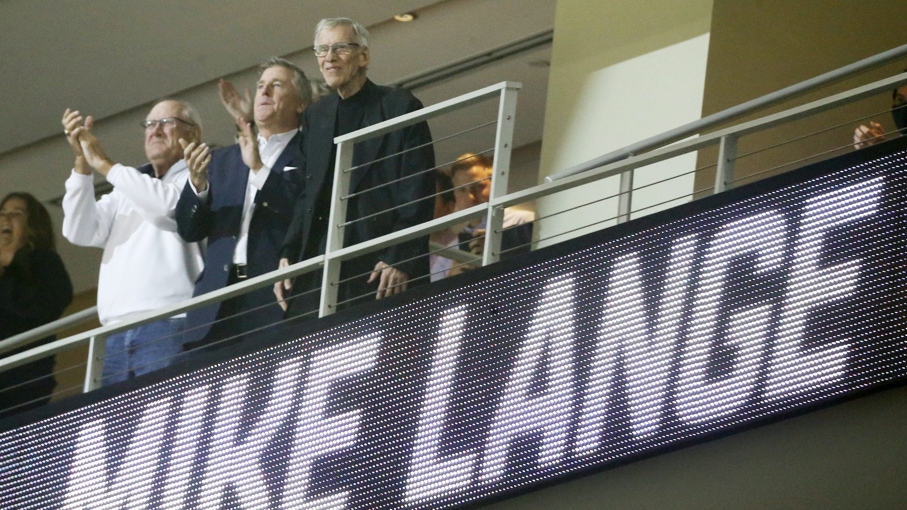 Pens legendary announcer Mike Lange dies