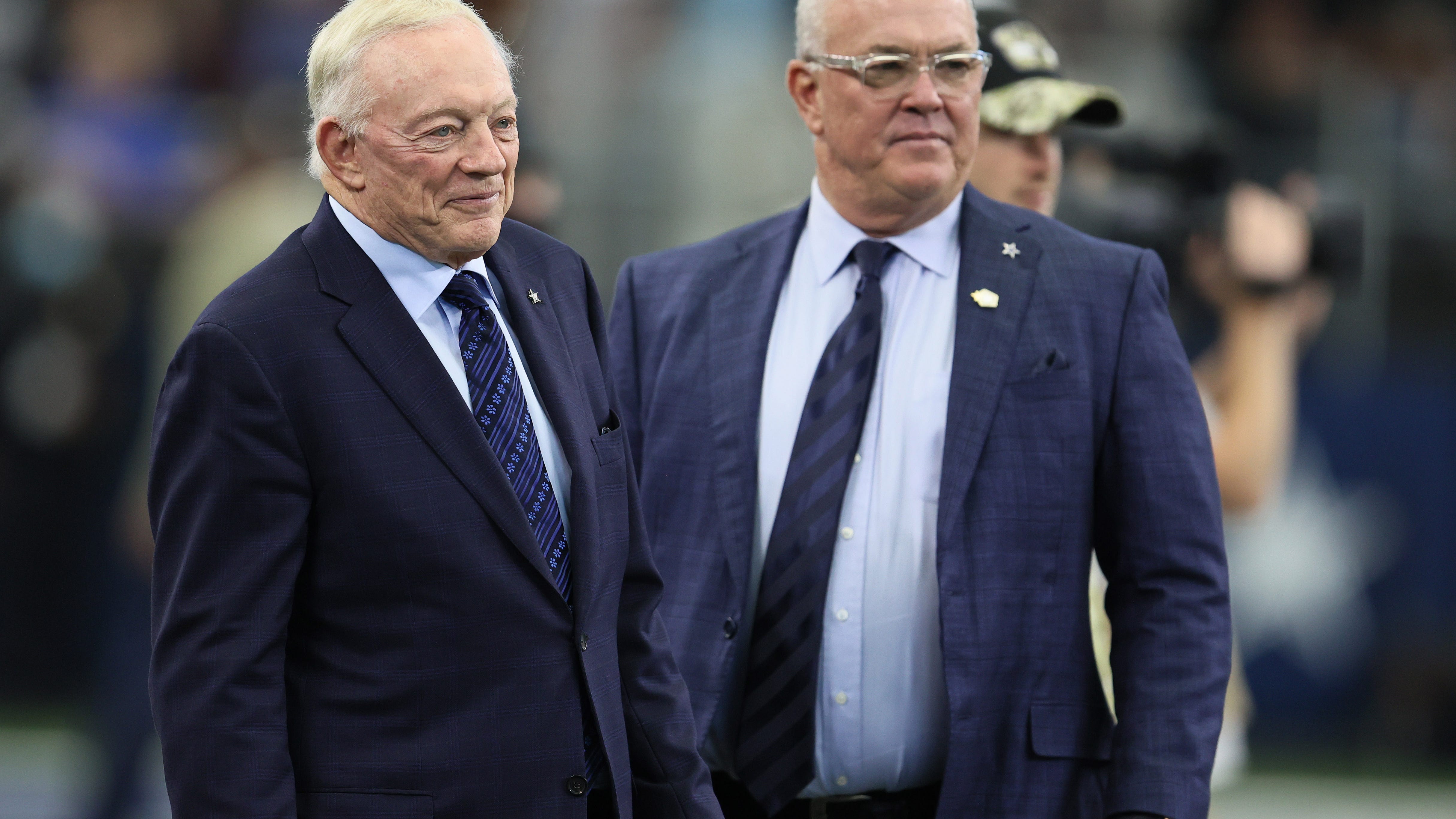 Stephen Jones shows reservations about Cowboys trading up