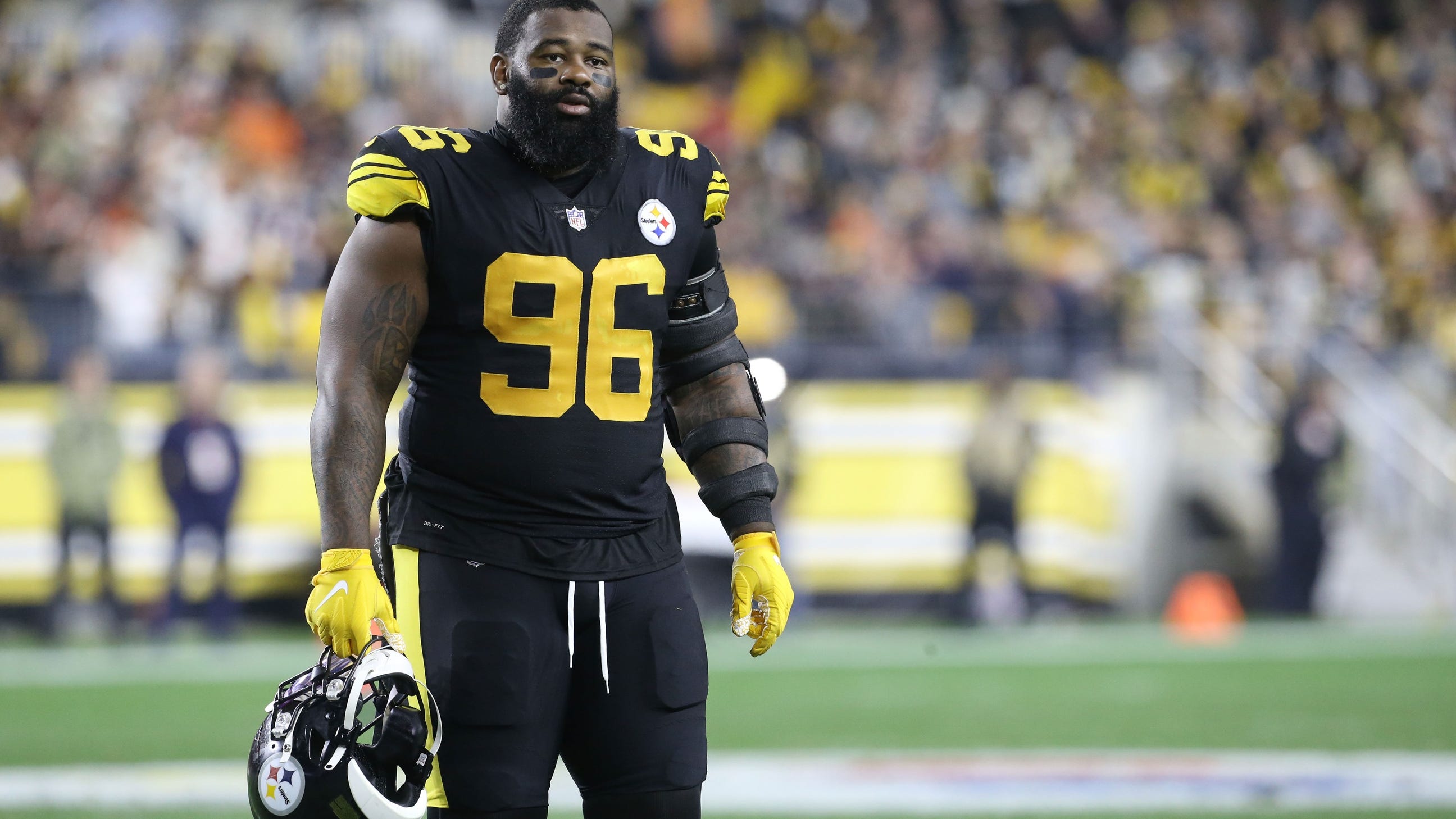 Steelers add two more players to COVID list