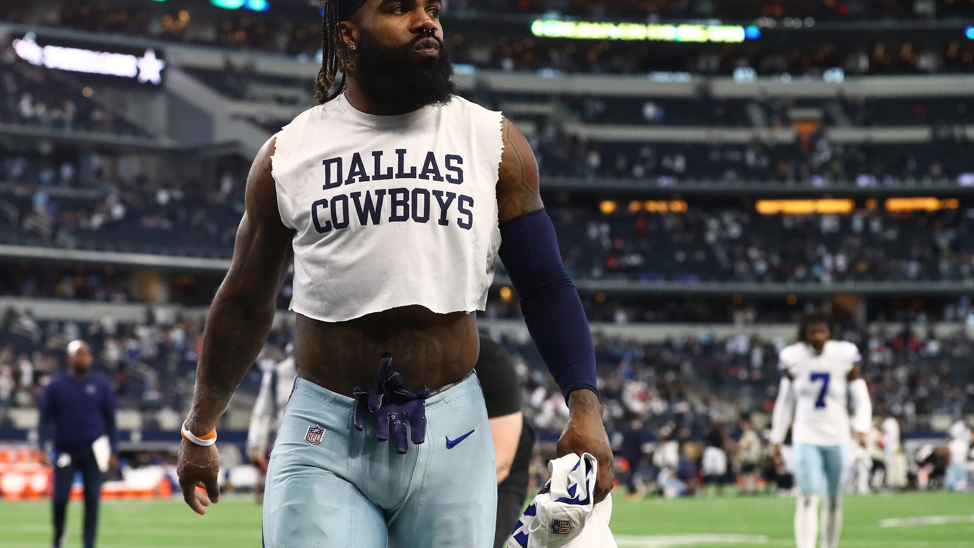 What does Ezekiel Elliott need to accomplish to get into the Pro Football Hall of Fame?