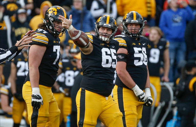 Iowa Center, possible Ravens draft target Tyler Linderbaum