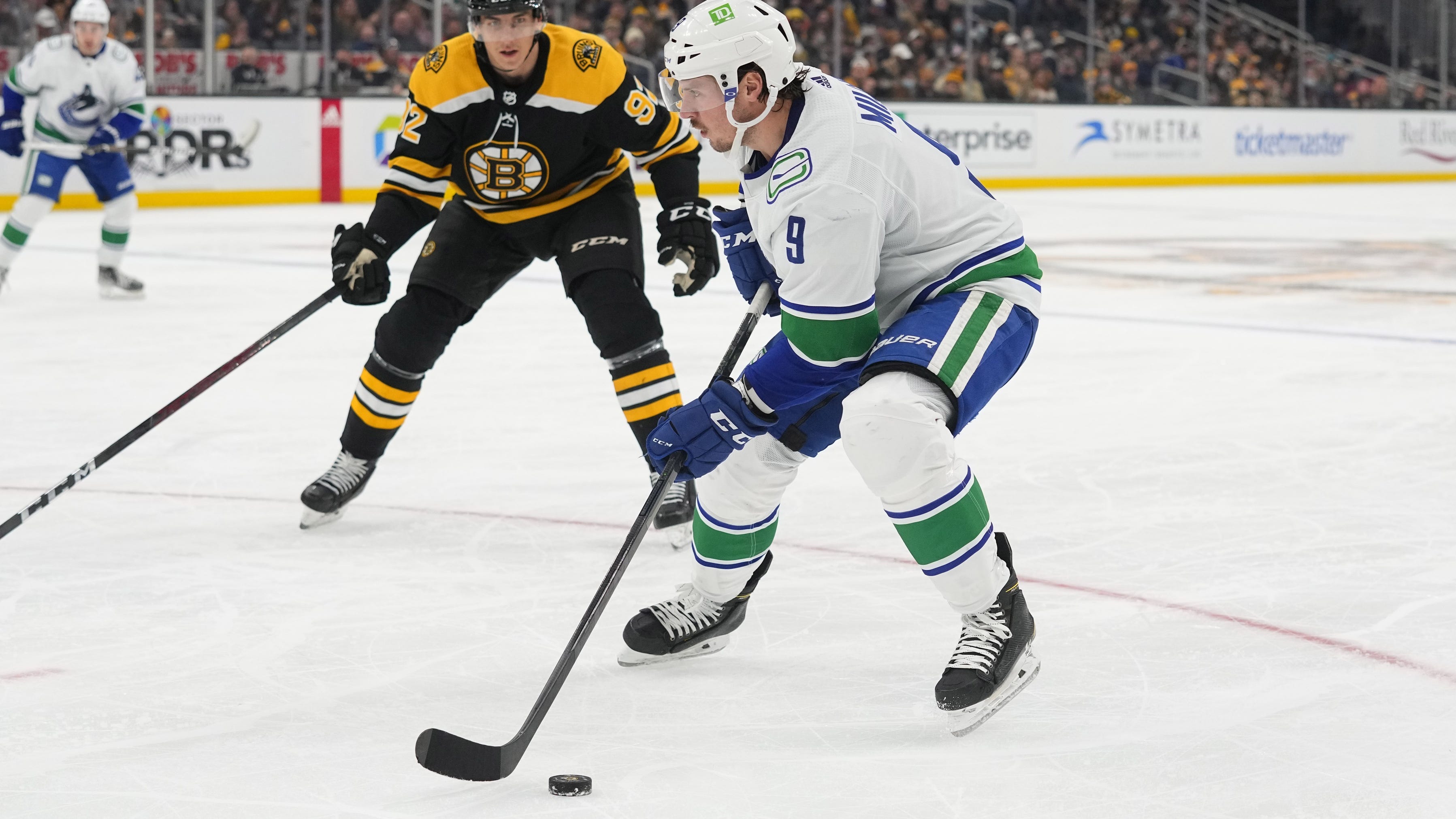5 centers Bruins could target for second line