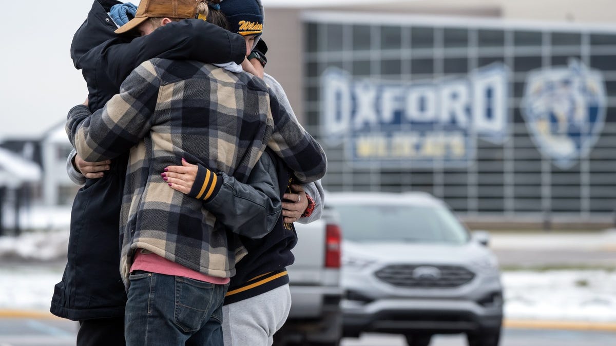 Security guard thought Oxford school shooting was a drill, dead student had 'really good make-up on'