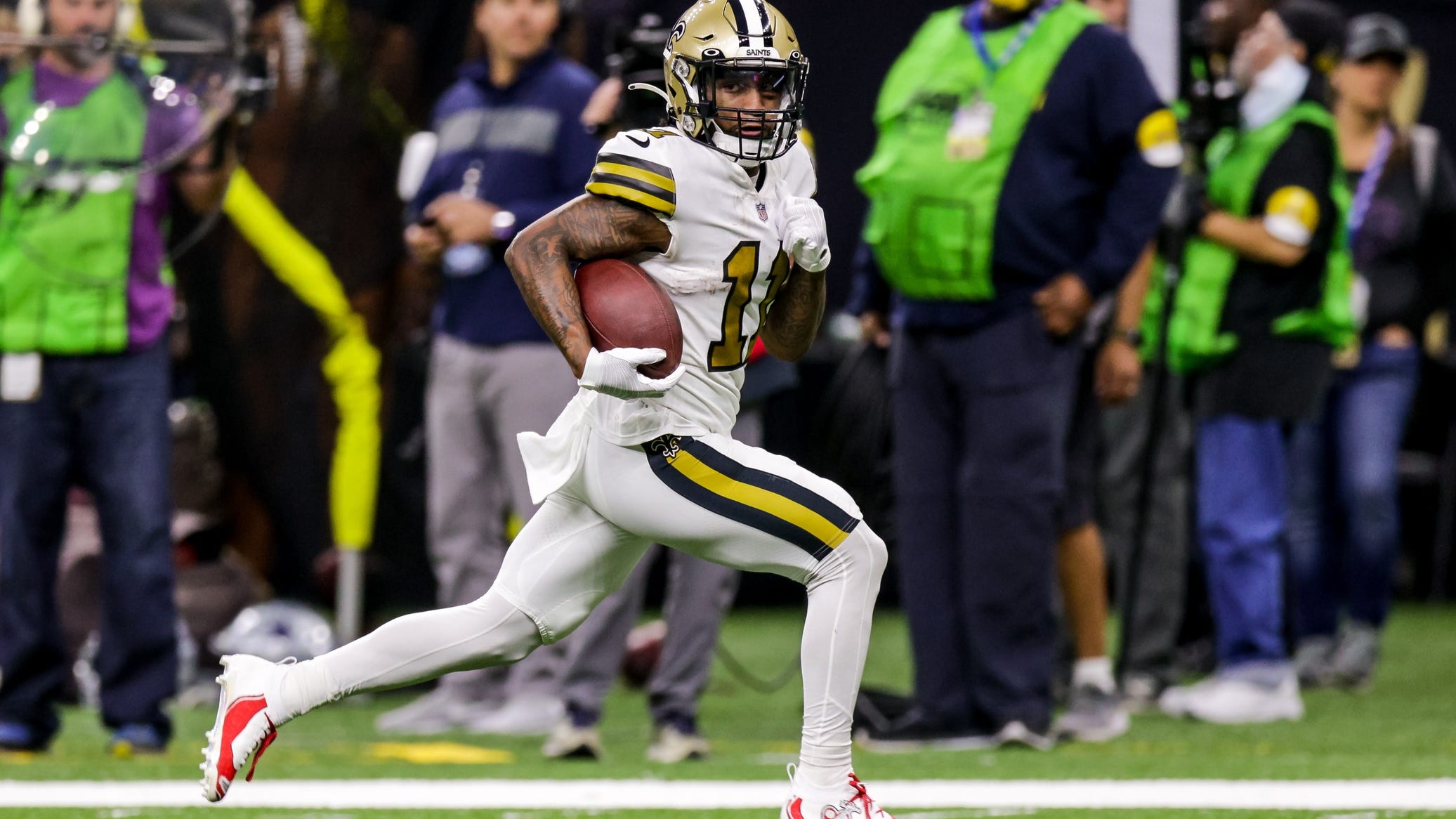 A Saints WR's Christmas gift: Deonte Harris is now Deonte Harty to honor stepfather