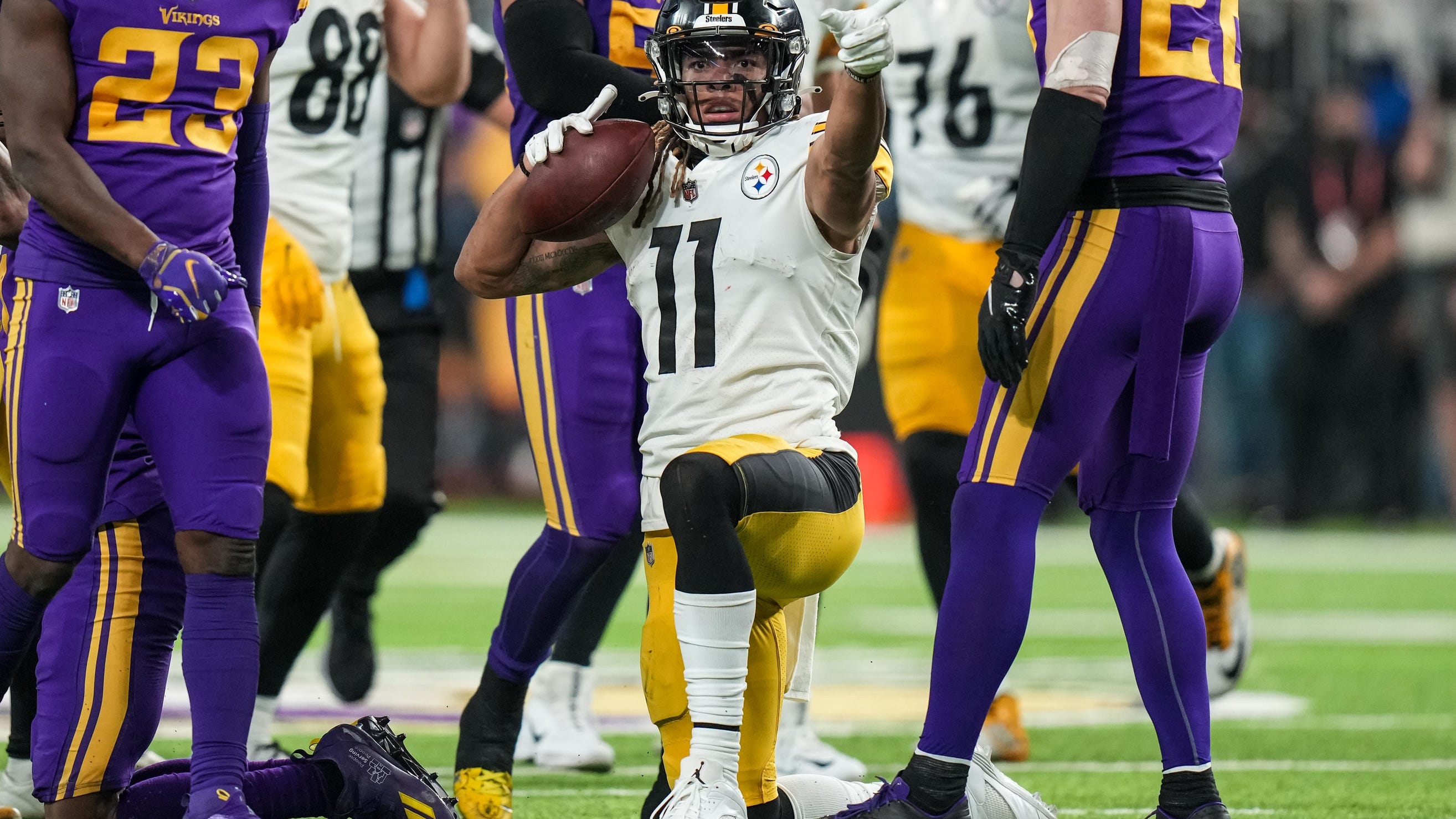 Claypool's antics turning Steelers headache into a migraine