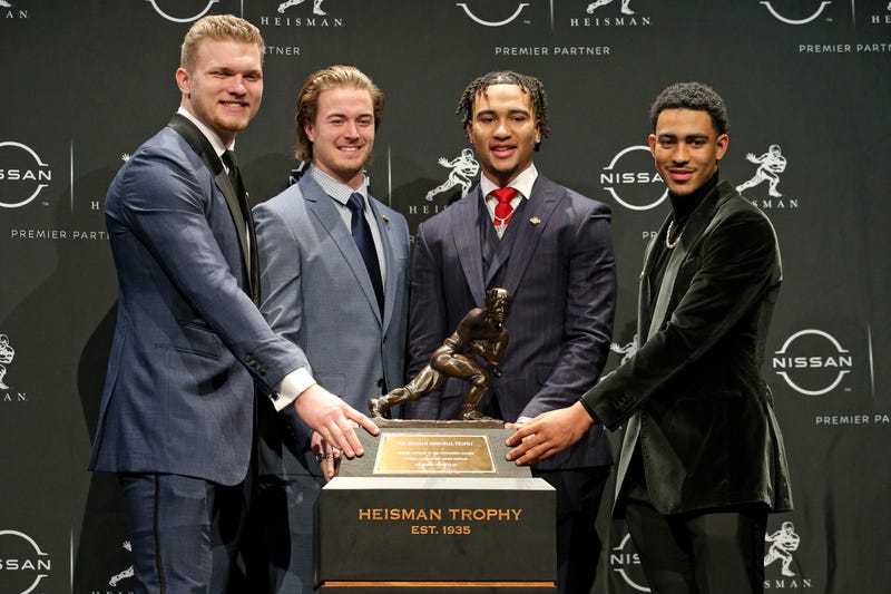 Kenny Pickett w Heisman finalists