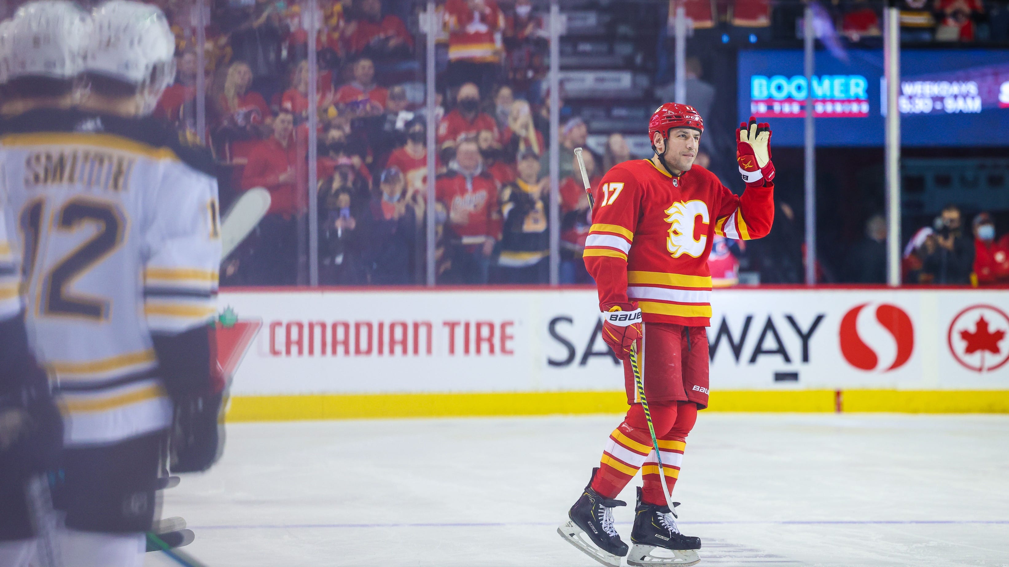 Watch: Flames, Bruins honor Milan Lucic for 1,000 games played