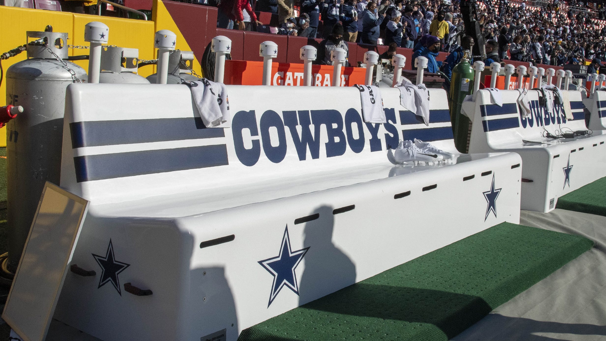 Washington Football team copies Cowboys by traveling with their own benches