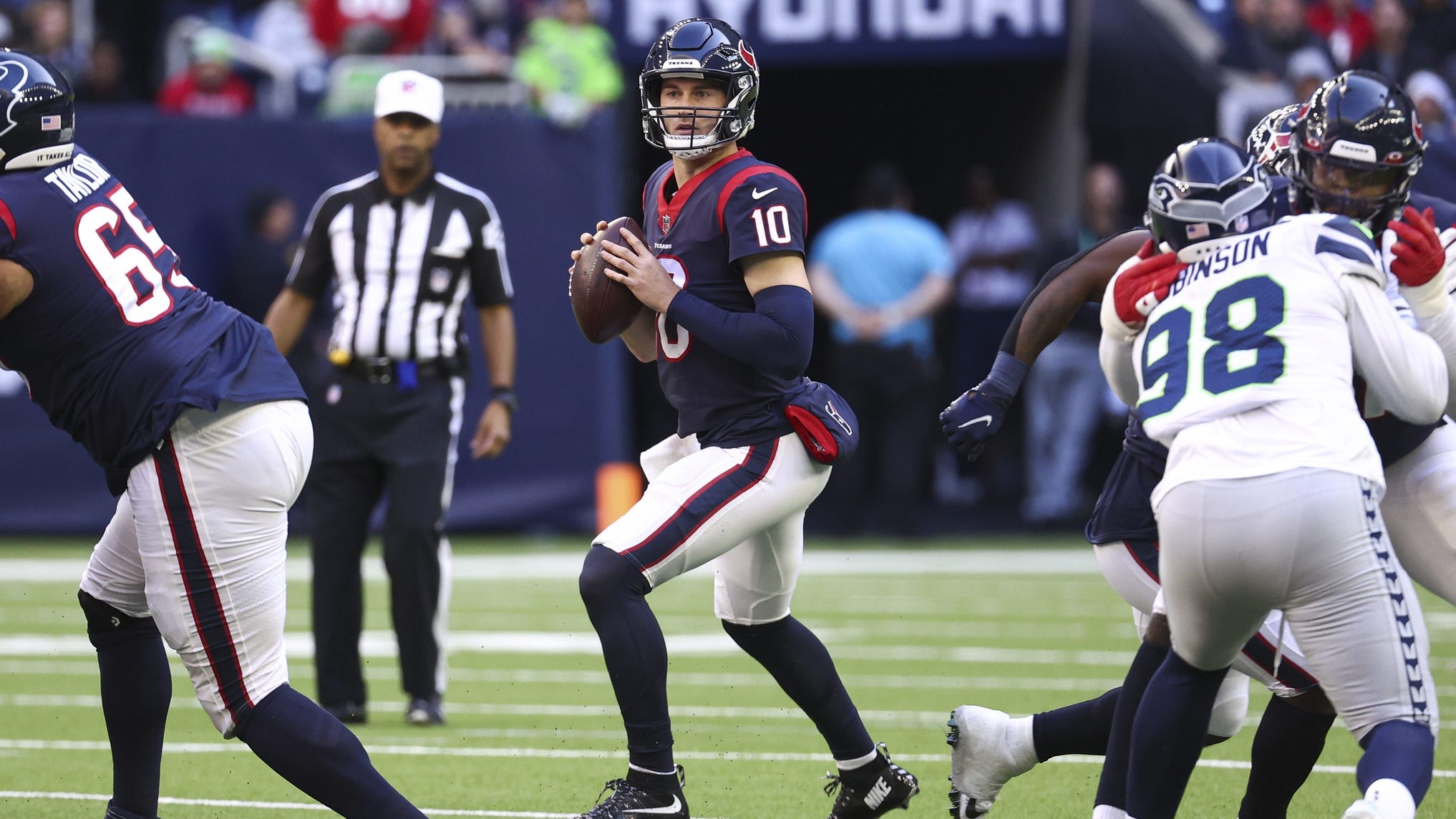 Texans rookie QB Davis Mills sets franchise record with completions to start game