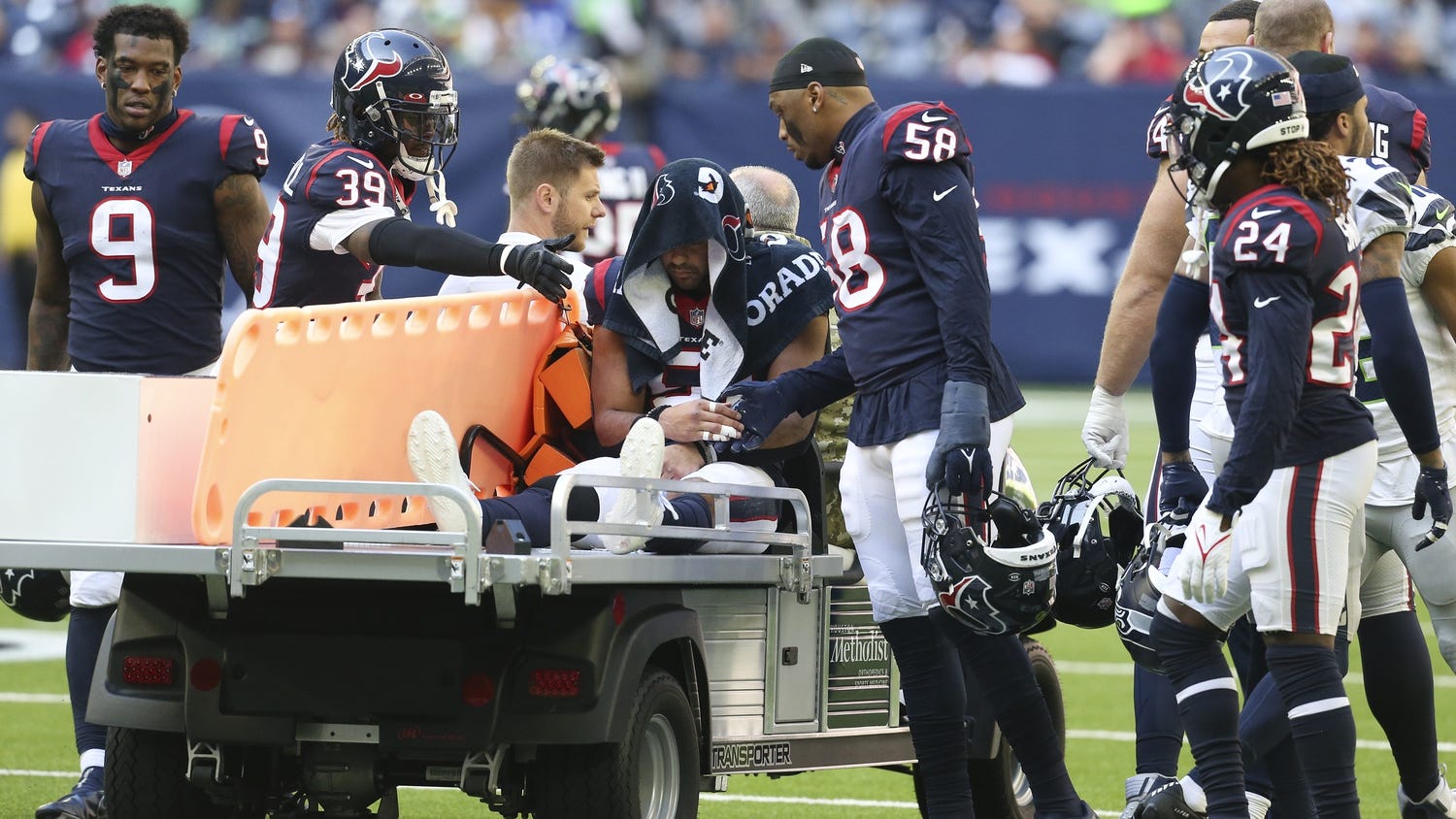 Texans LB Kamu Grugier-Hill day-to-day with knee injury, not as bad as anticipated