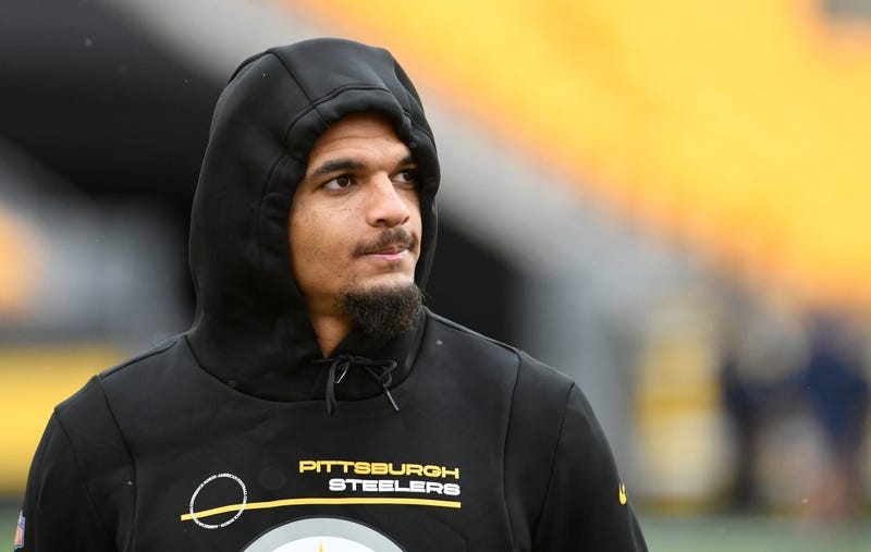 Steelers safety Minkah Fitzpatrick (39) walks around the field during warmups