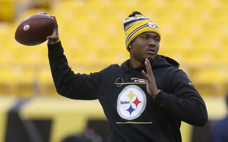 Steelers quarterback Dwayne Haskins (3) warms up before the game against the Tennessee Titans 