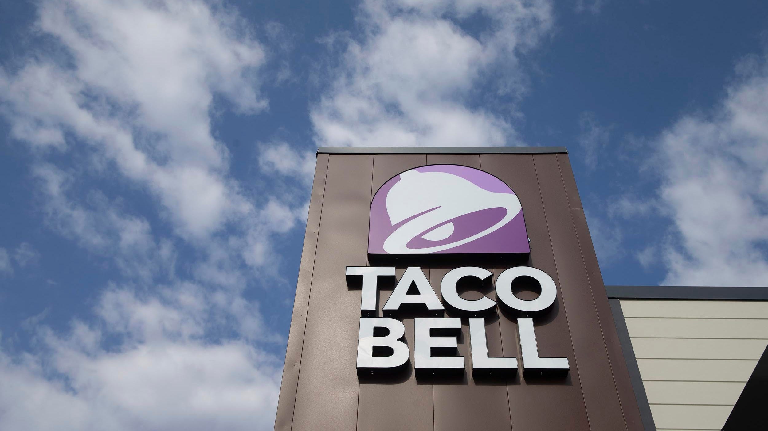 Taco Bell shouts out Johnny Davis after his selection in NBA Draft