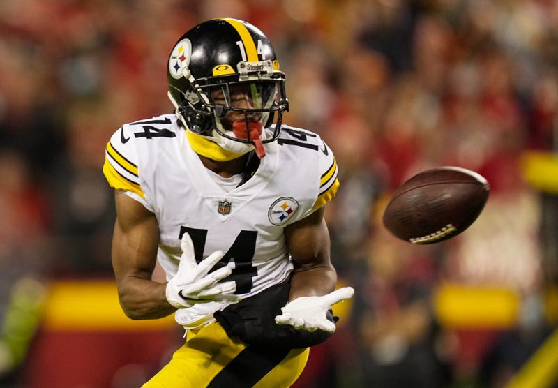 Pittsburgh Steelers wide receiver Ray-Ray McCloud (14) catches a pass against the Kansas City Chiefs