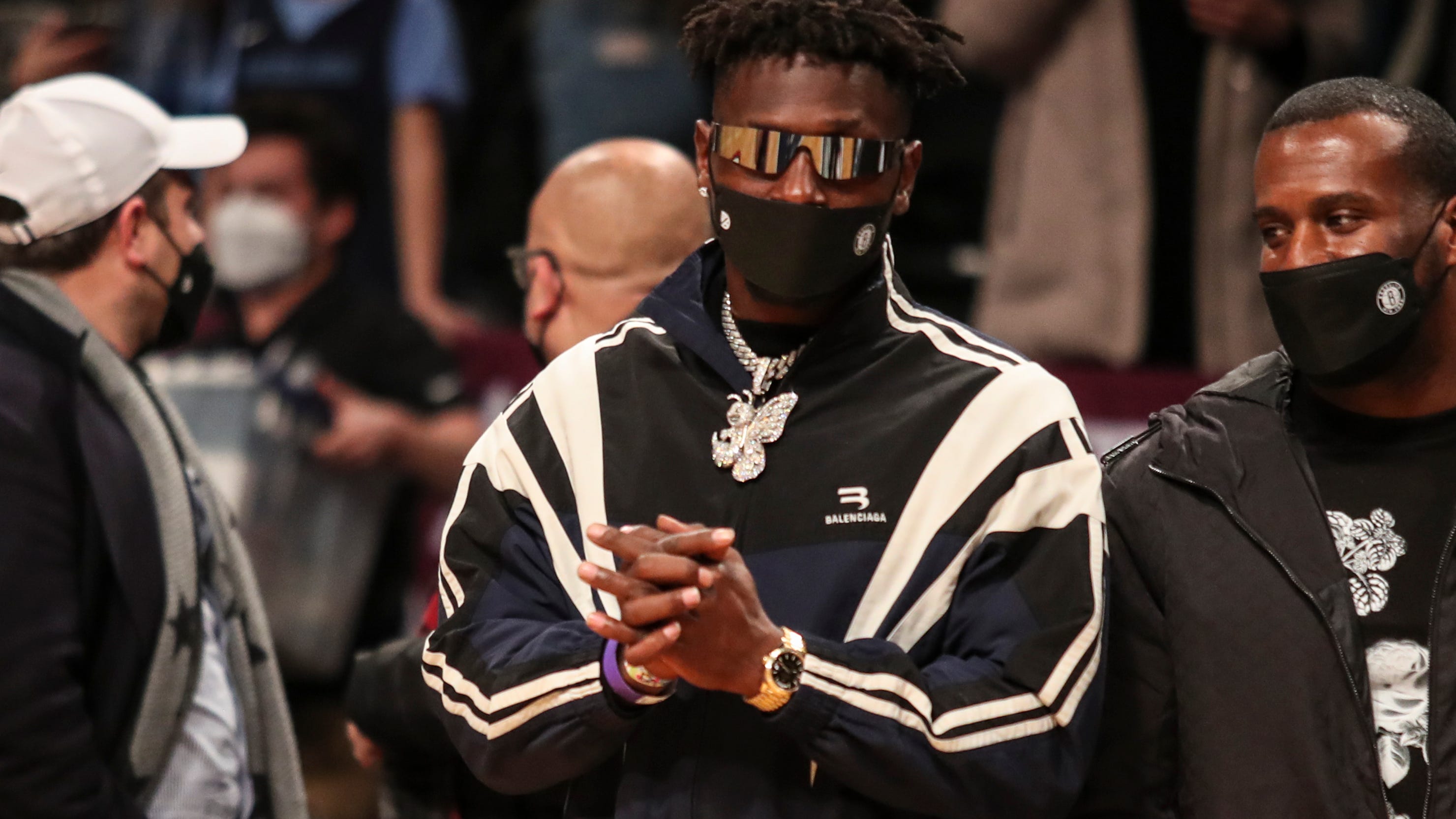 Antonio Brown says he wants to play with Ravens QB Lamar Jackson