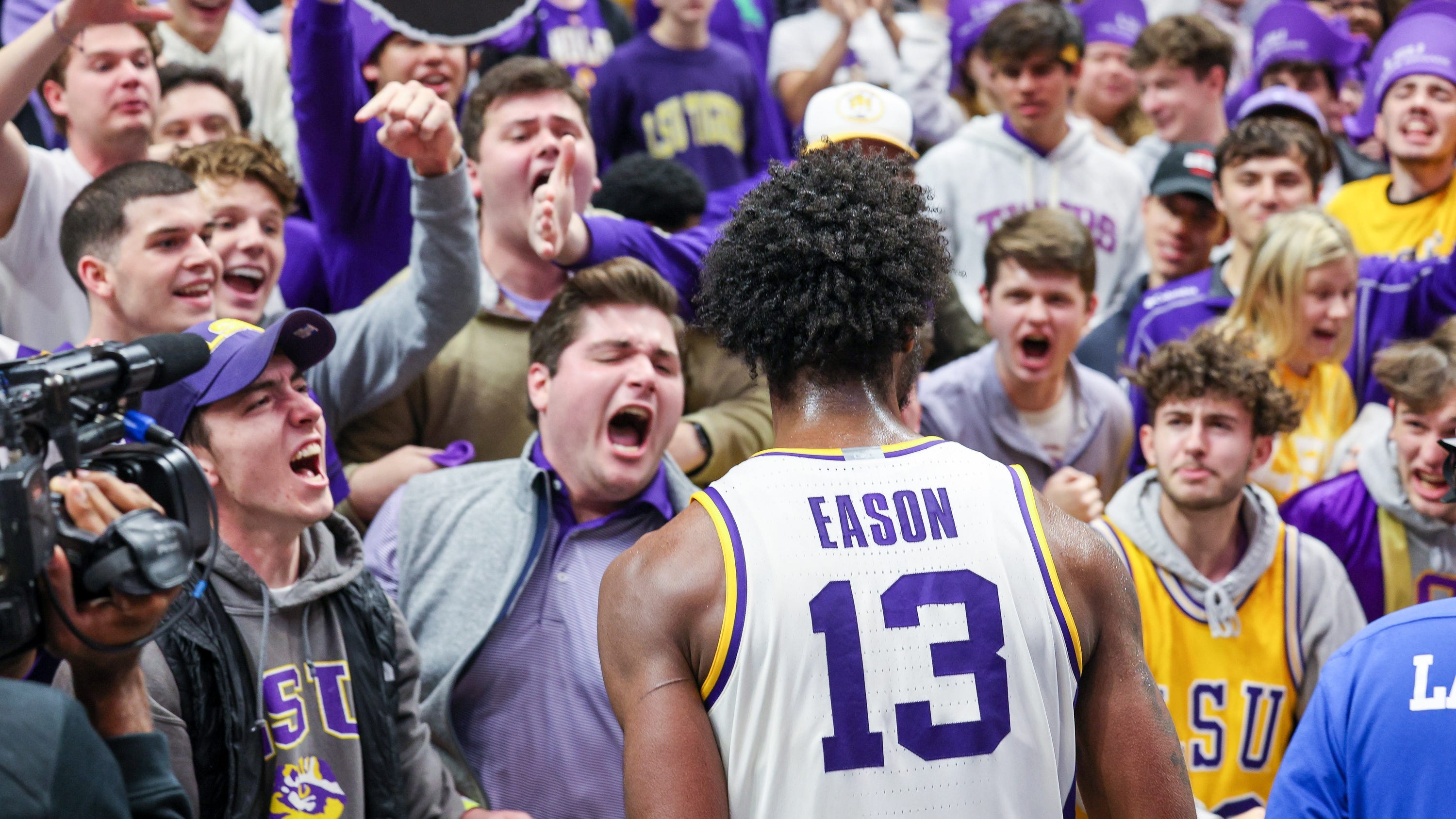 LSU basketball uses massive, late run to rally past Kentucky in statement victory