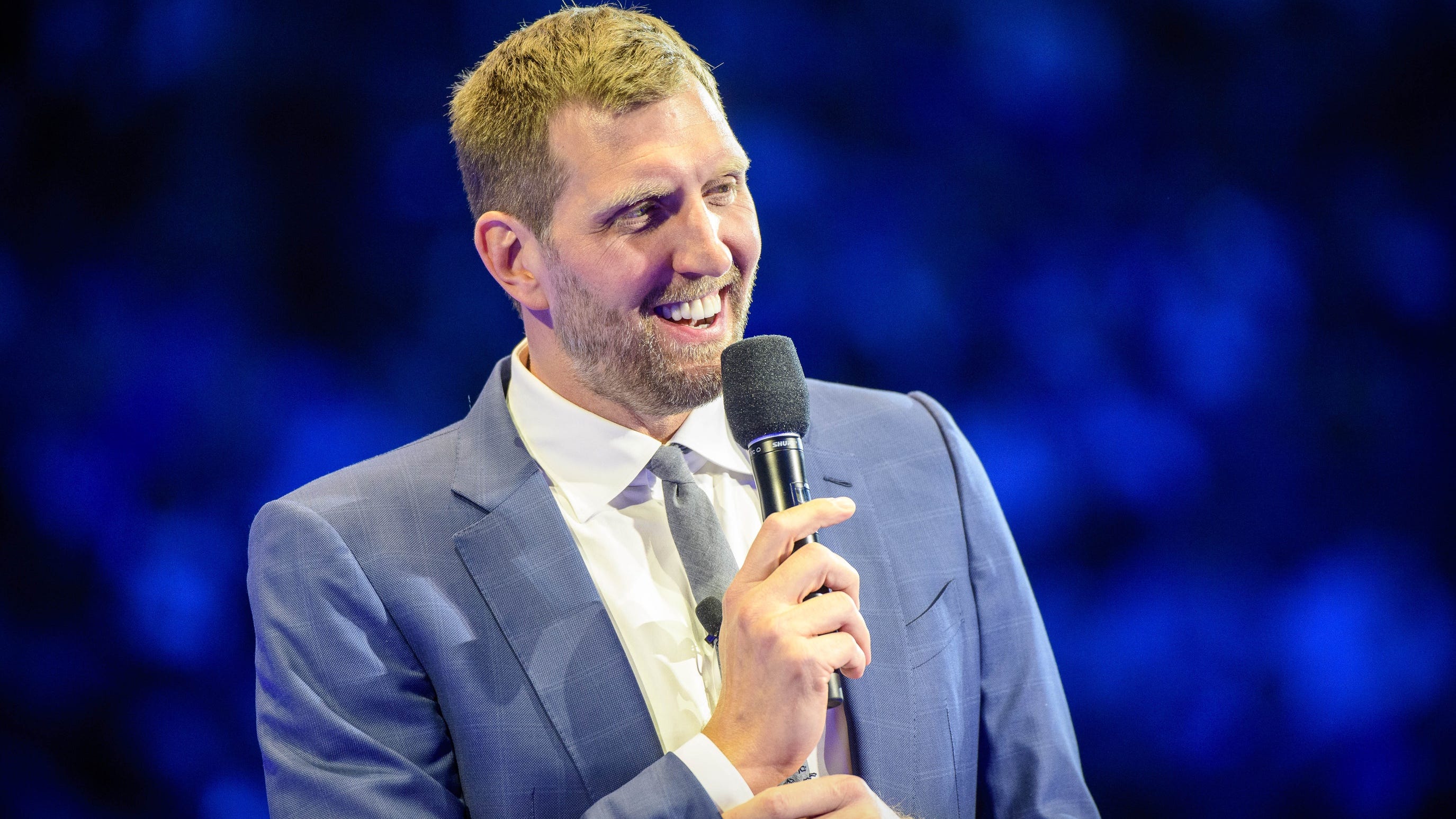 Dirk Nowitzki's number 41 retired in post-game ceremonies at American Airlines Center