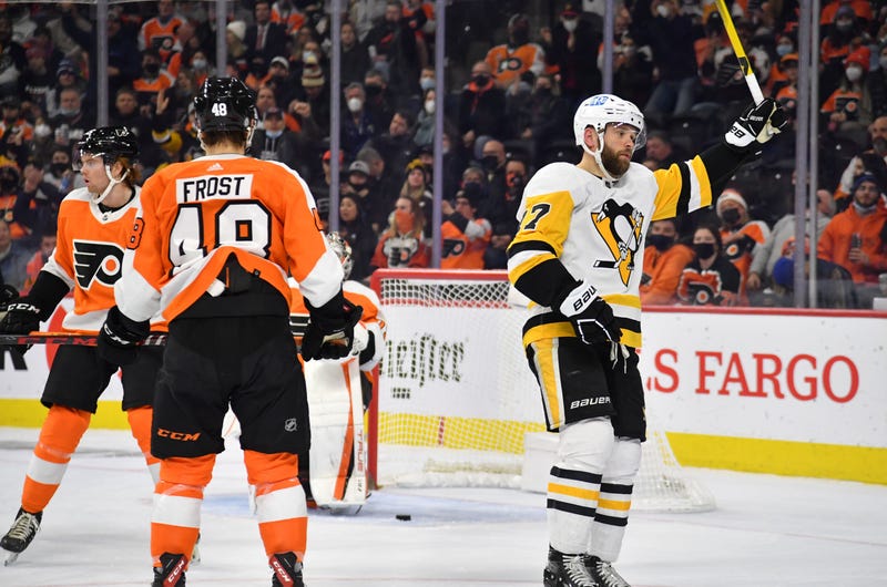 Bryan Rust scores against Philadelphia