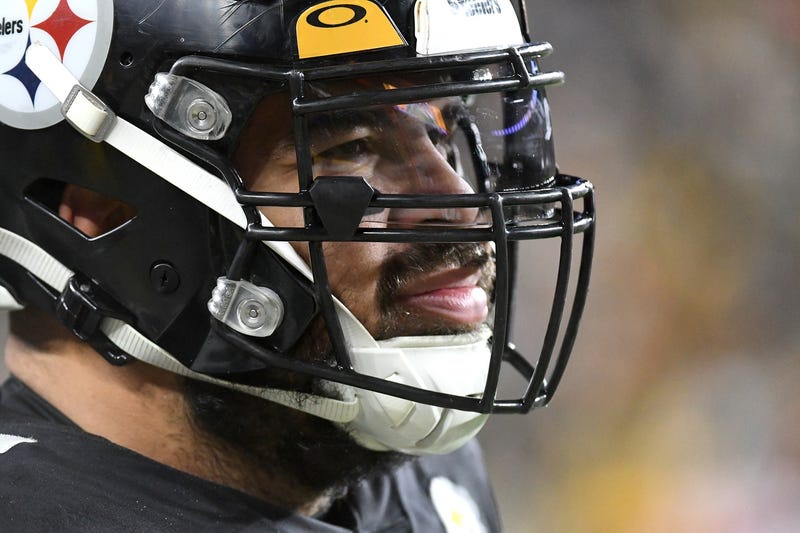 Pittsburgh Steelers defensive tackle Cameron Heyward (97) watches the game against the Cleveland Browns