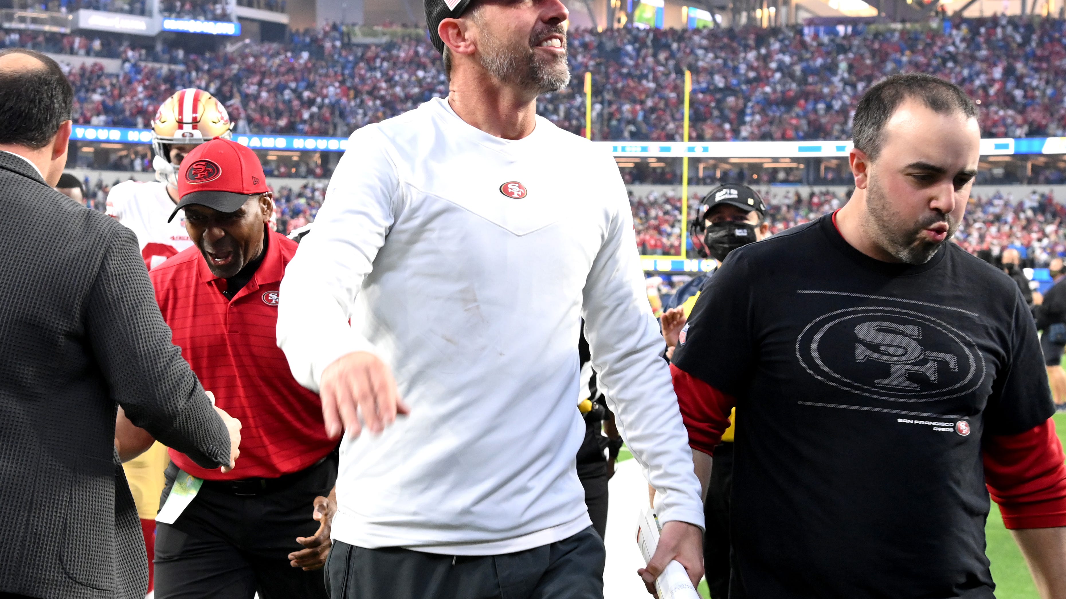 Cowboys Mailbag: Finding rhythm against 49ers, Dan Quinn vs Shanahan, and Kelvin Joseph