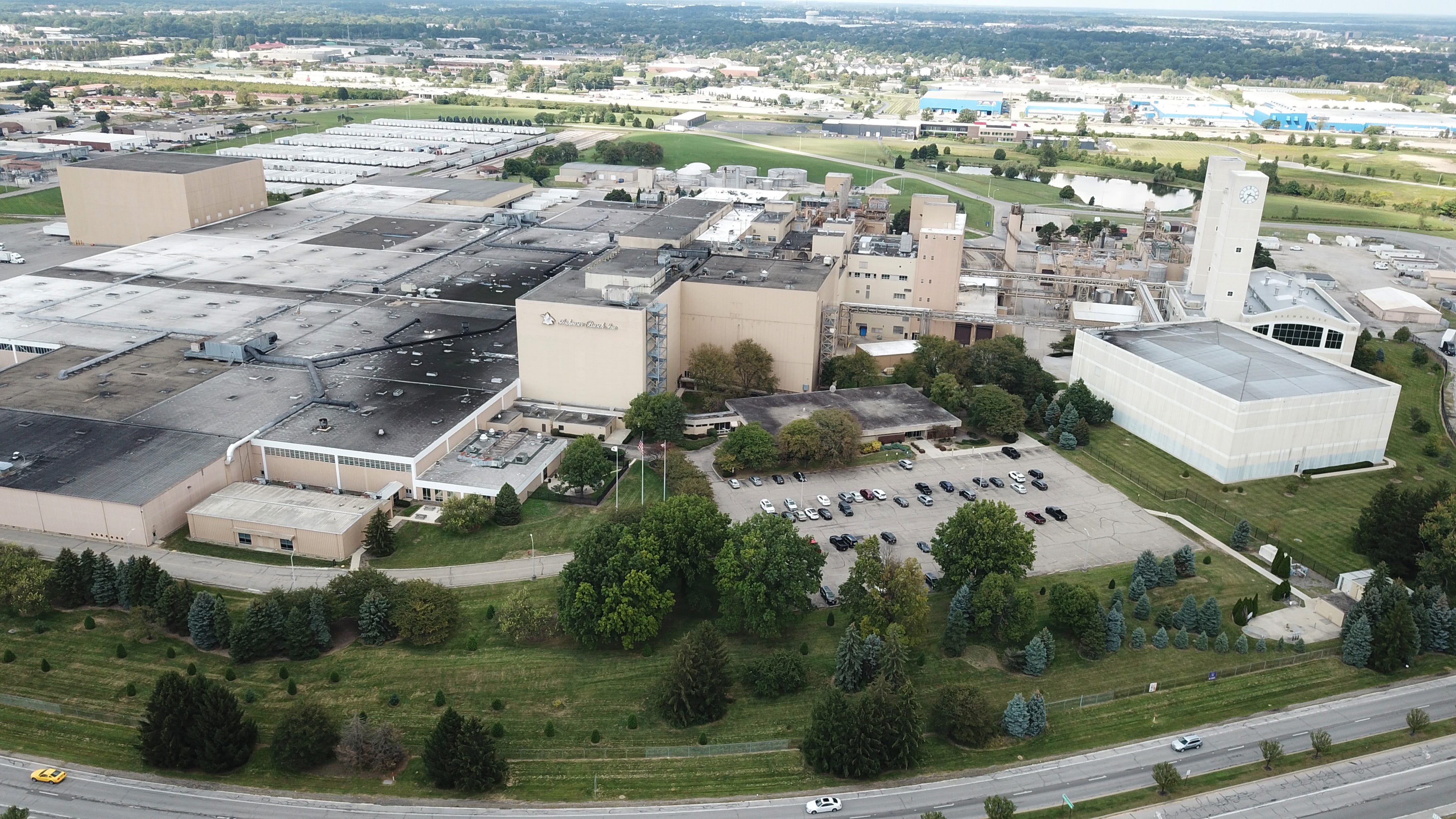Man charged after threatening to fly a plane into Anheuser-Busch plant