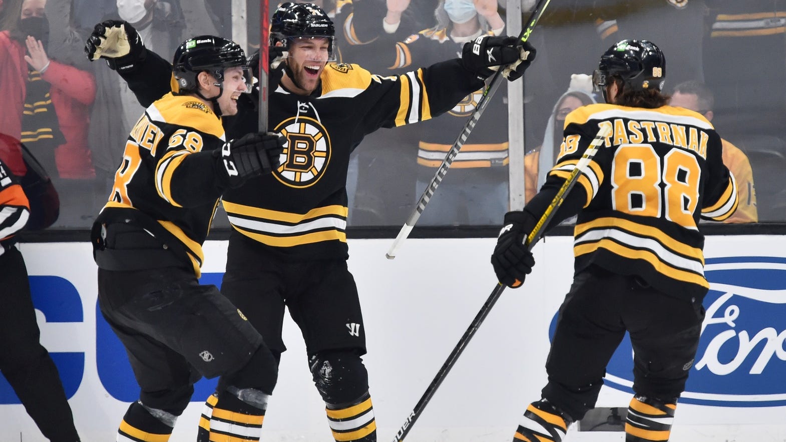 Bruins get physical, top 2 lines stay hot in 5th straight win