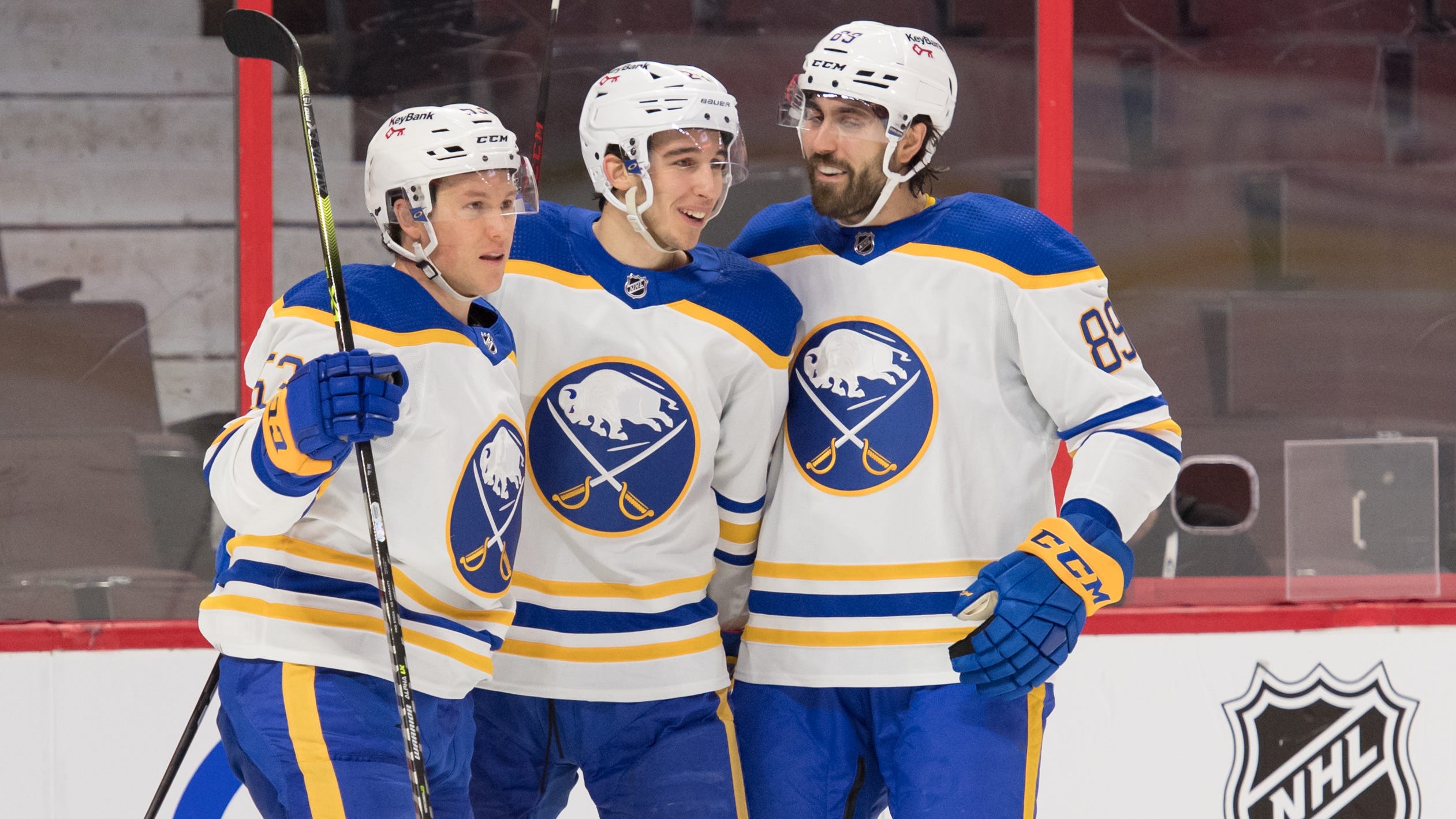 Houser, Jankowski help Sabres down Senators