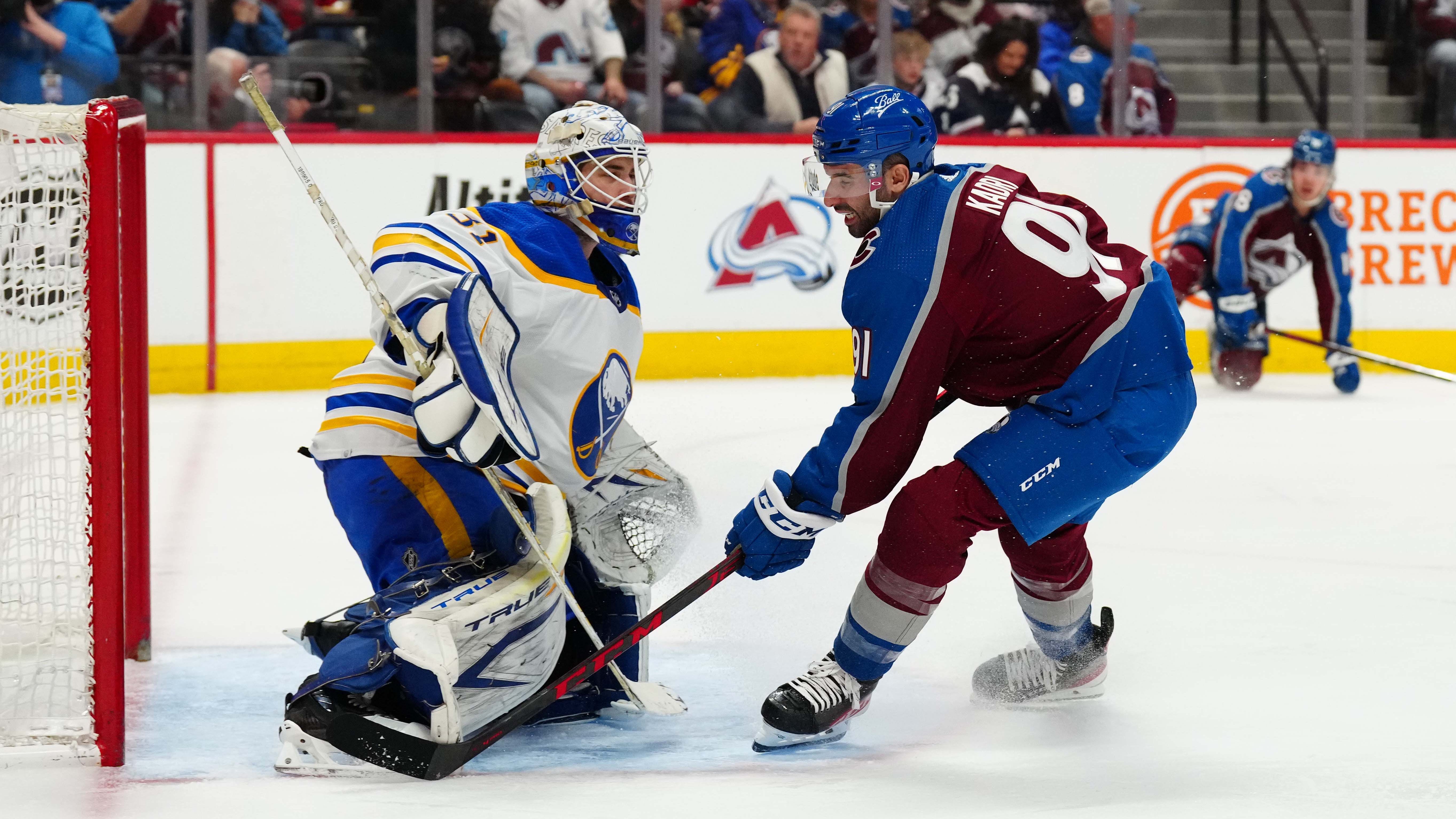 Sabres dropped by white-hot Avalanche