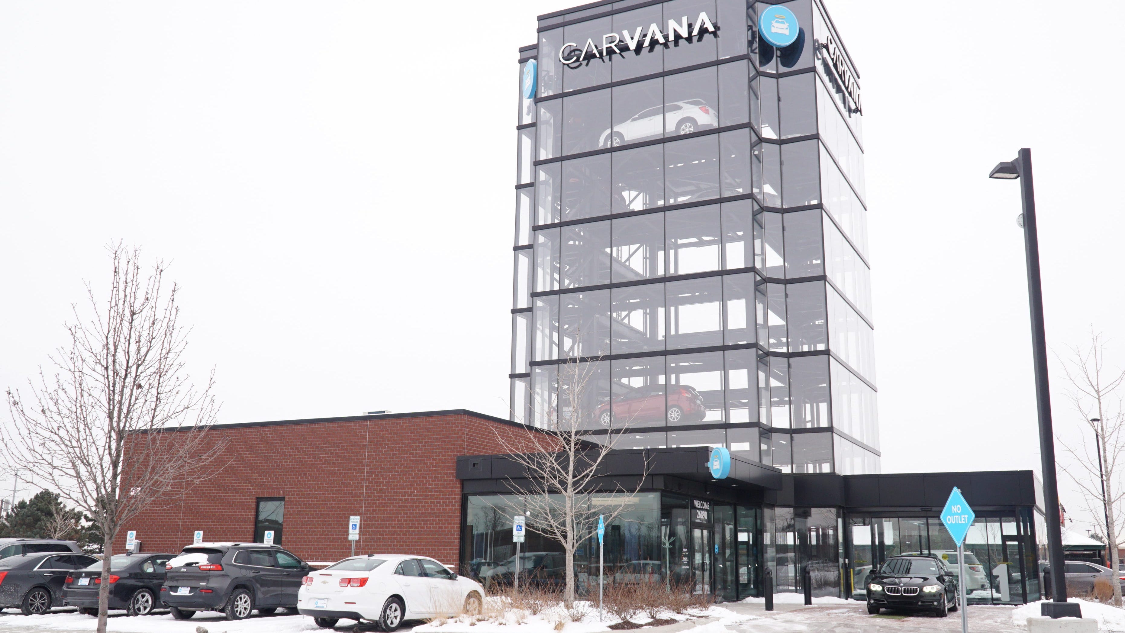 Skokie village board approves Carvana vending machine tower despite bird safety concerns