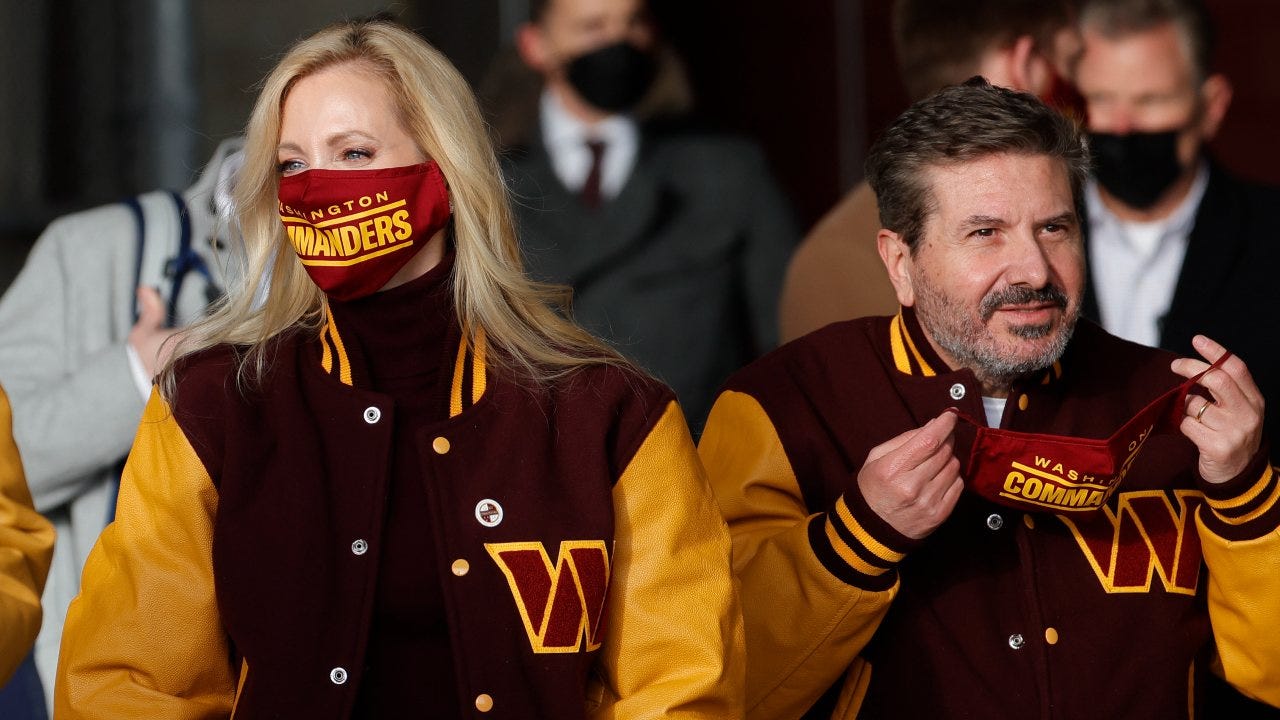 Al Michaels thinks NFL ‘would love’ for Dan Snyder to sell Commanders