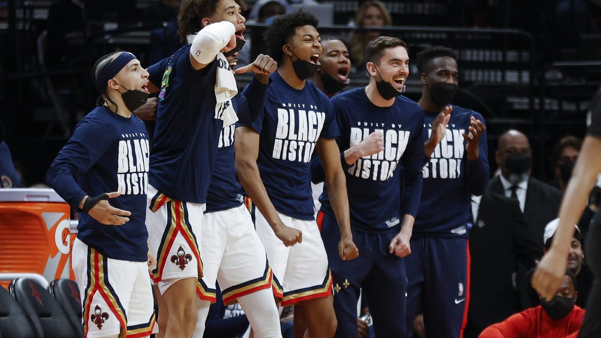 Resurgent Pelicans vault into 10th after win over Rockets: Playoffs 'looking like a real thing'