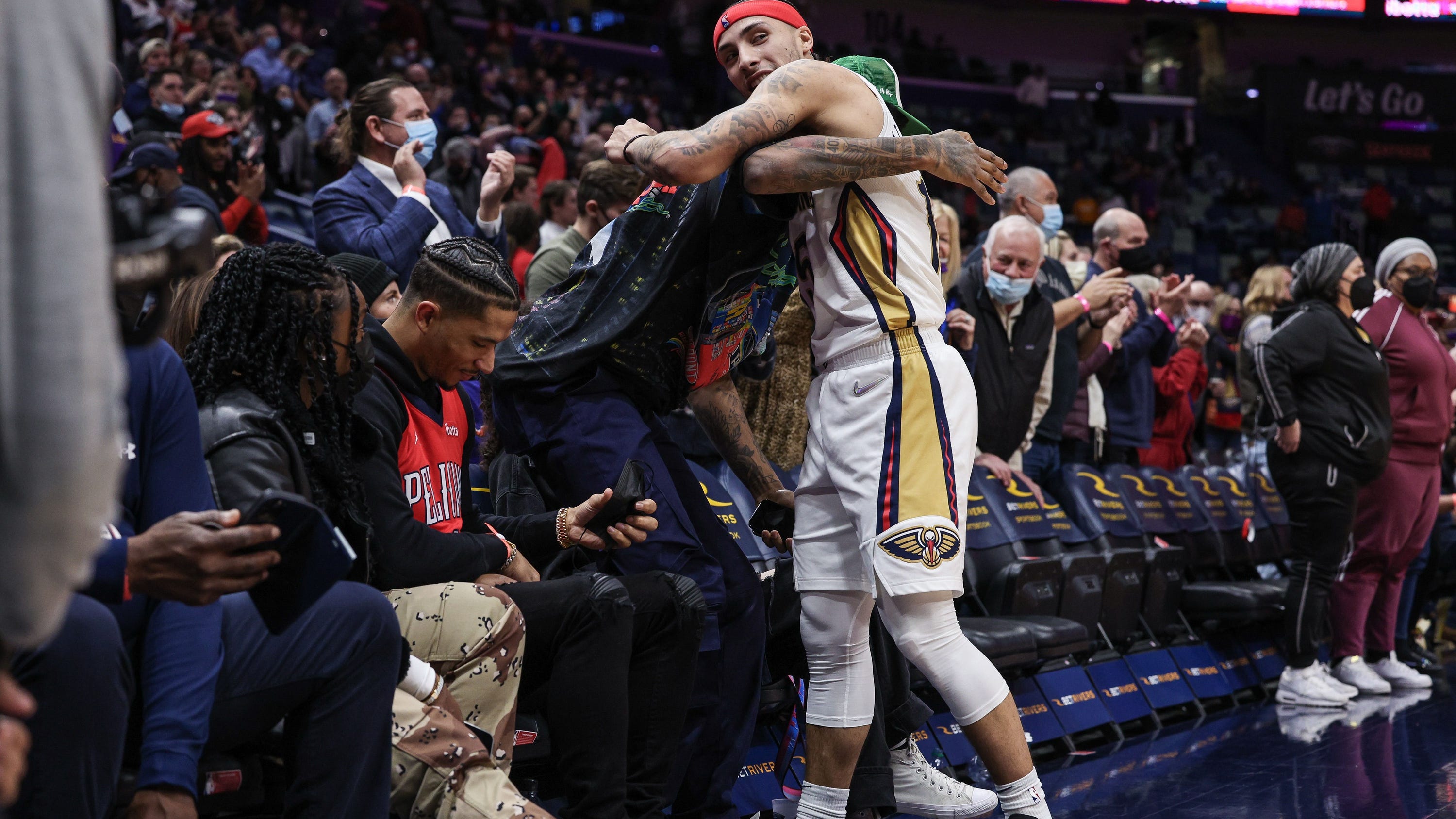 Watch: Pelicans share emotional courtside farewell after blockbuster trade