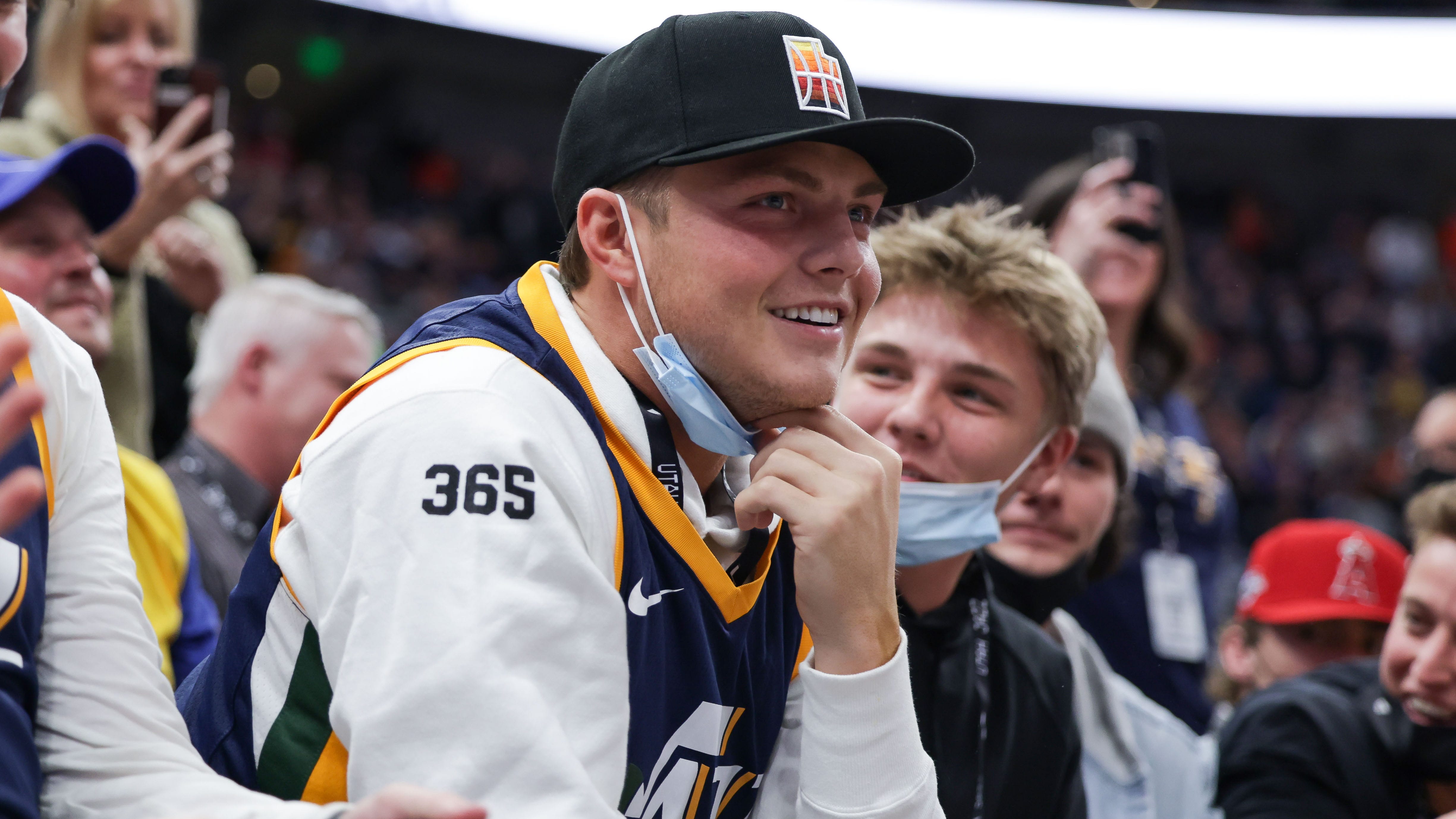 LISTEN: Boomer & Gio react to the Zach Wilson mama drama