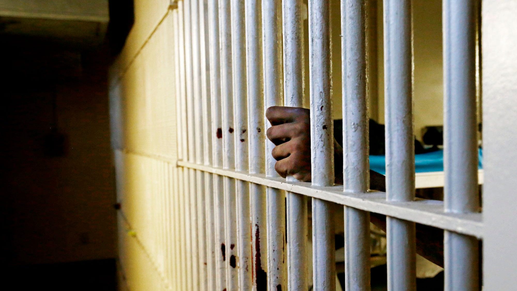 NJ correction officer beaten unconscious by inmate who robs him of keys, opens other cells