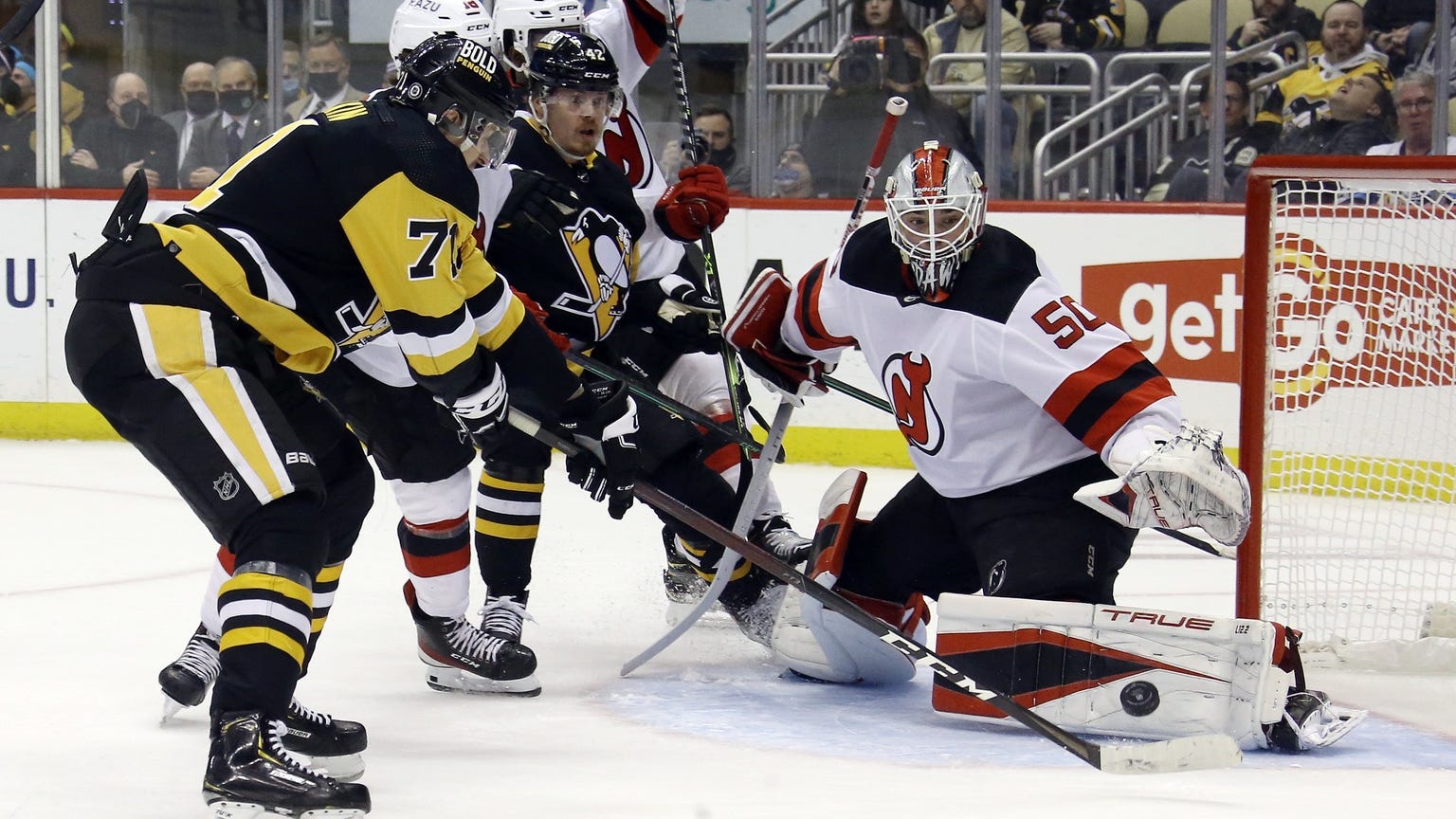 Devils Dominate Pens 6-1