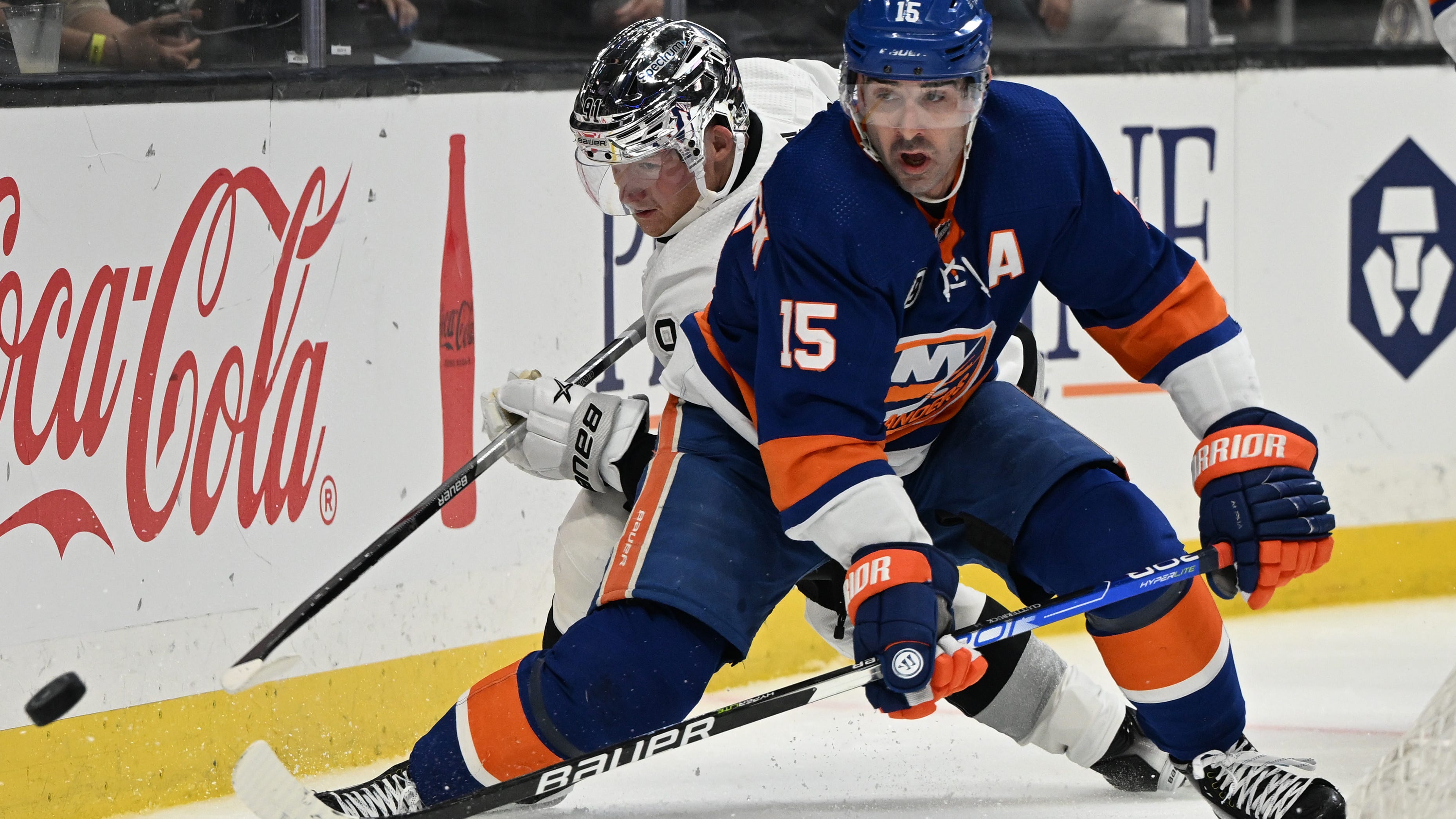 Islanders sign Cal Clutterbuck, Zach Parise to contract extensions