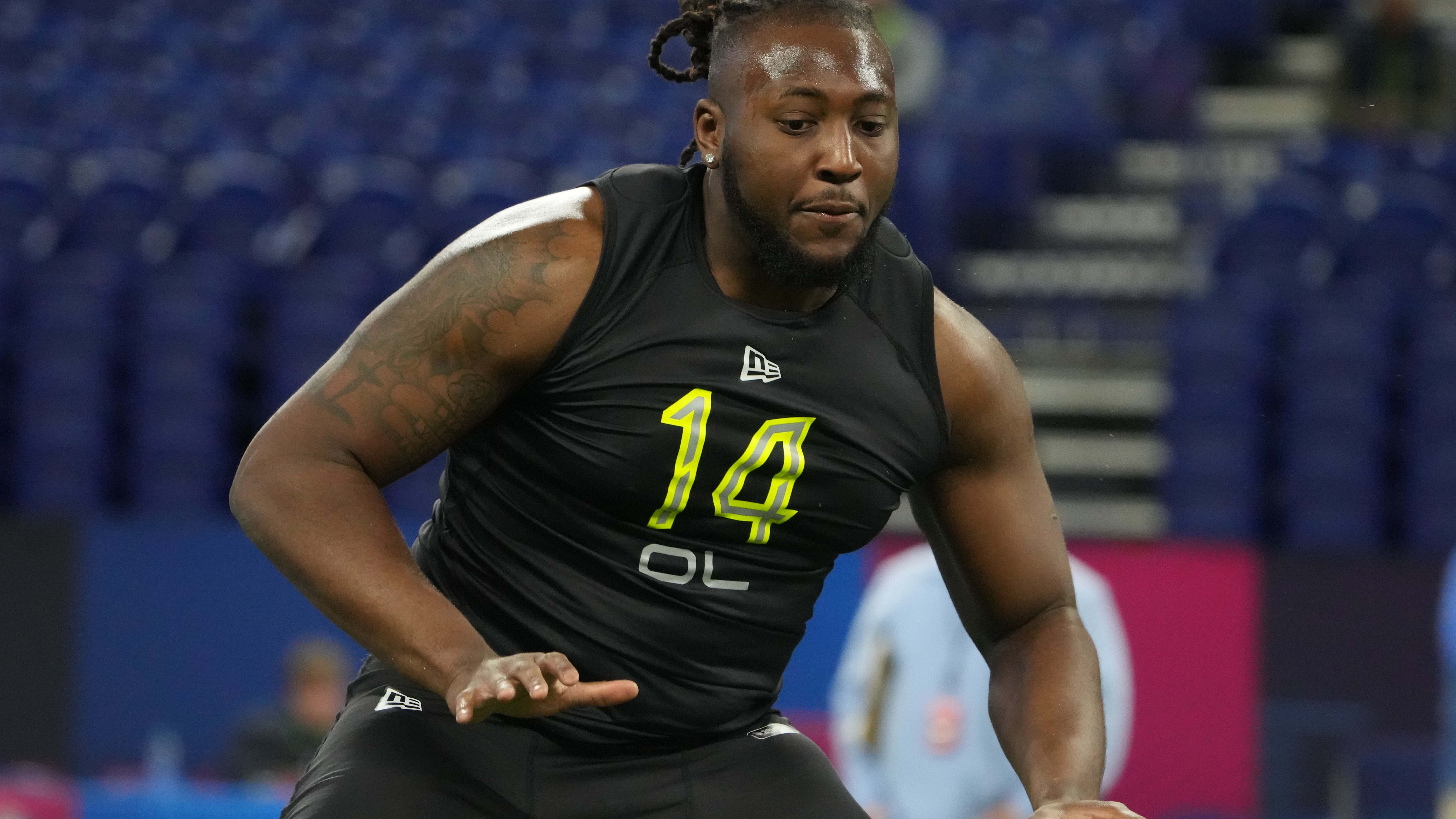 Versatile Joshua Ezeudu ready to be Giants' Swiss Army Knife on the offensive line