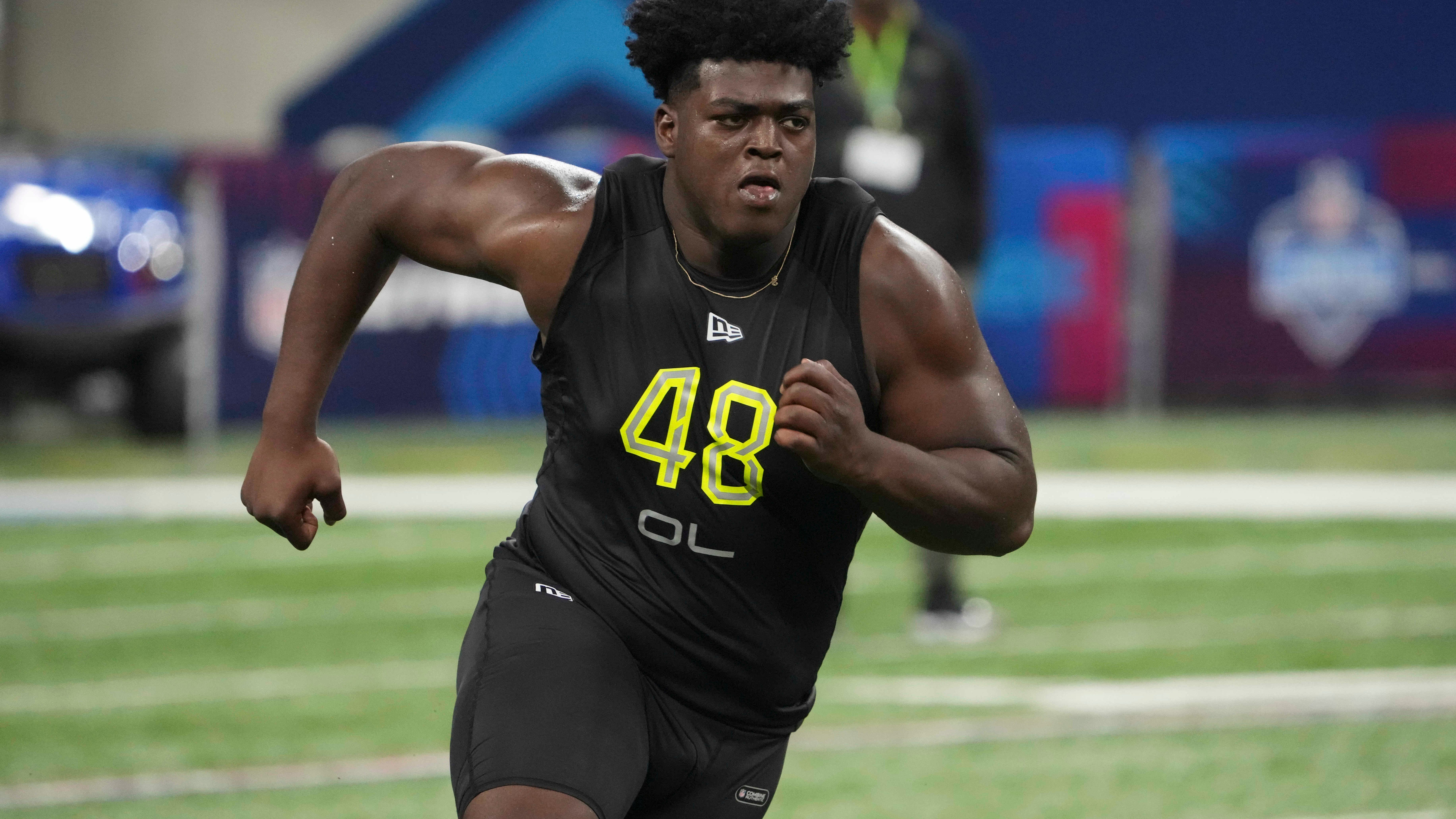 Cowboys sign 1st Round pick Tyler Smith