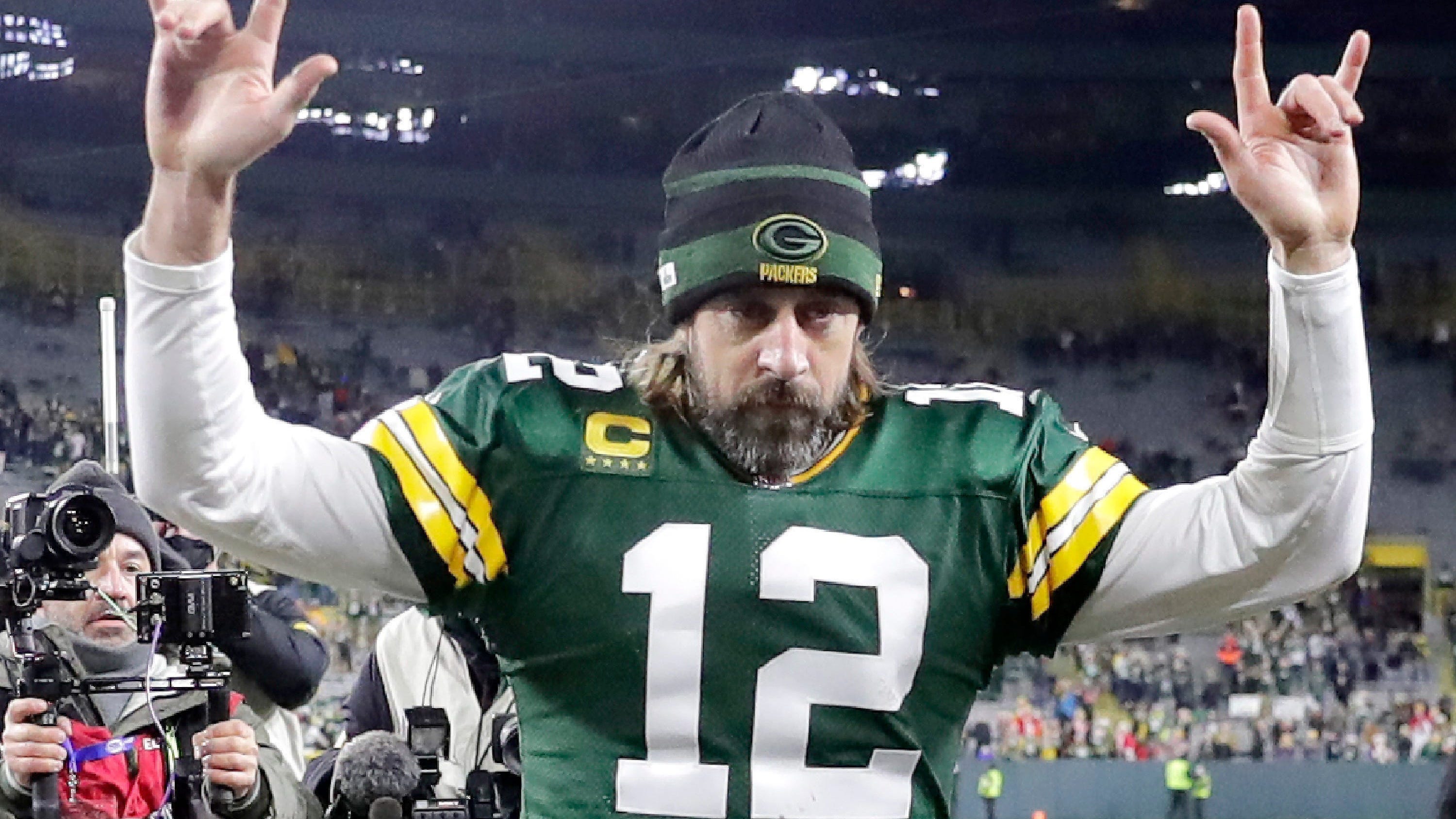 Aaron Rodgers channels his inner Nic Cage during arrival to Packers training camp