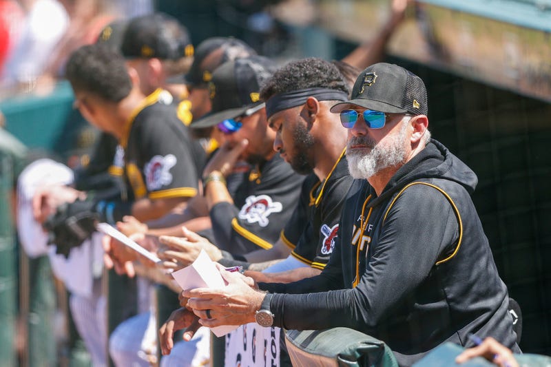 Pittsburgh Pirates manager Derek shelton (17) looks on in the fourth inning against the New York Yankees
