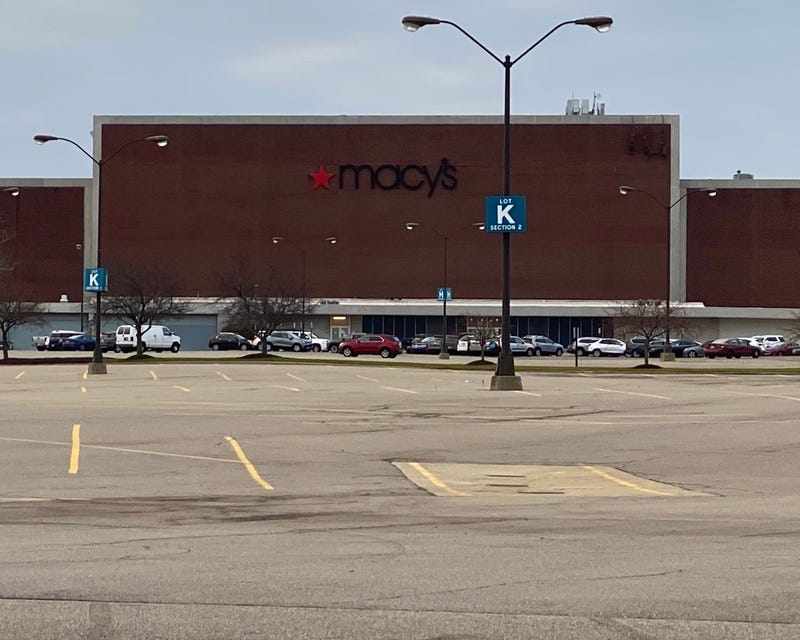 Exterior view o the Oakland Mall Macy's store.