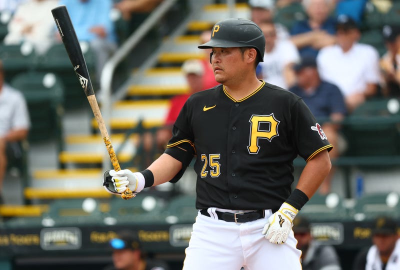 Pittsburgh Pirates first baseman Yoshi Tsutsugo (25) at bat during the first inning against the Toronto Blue Jays 