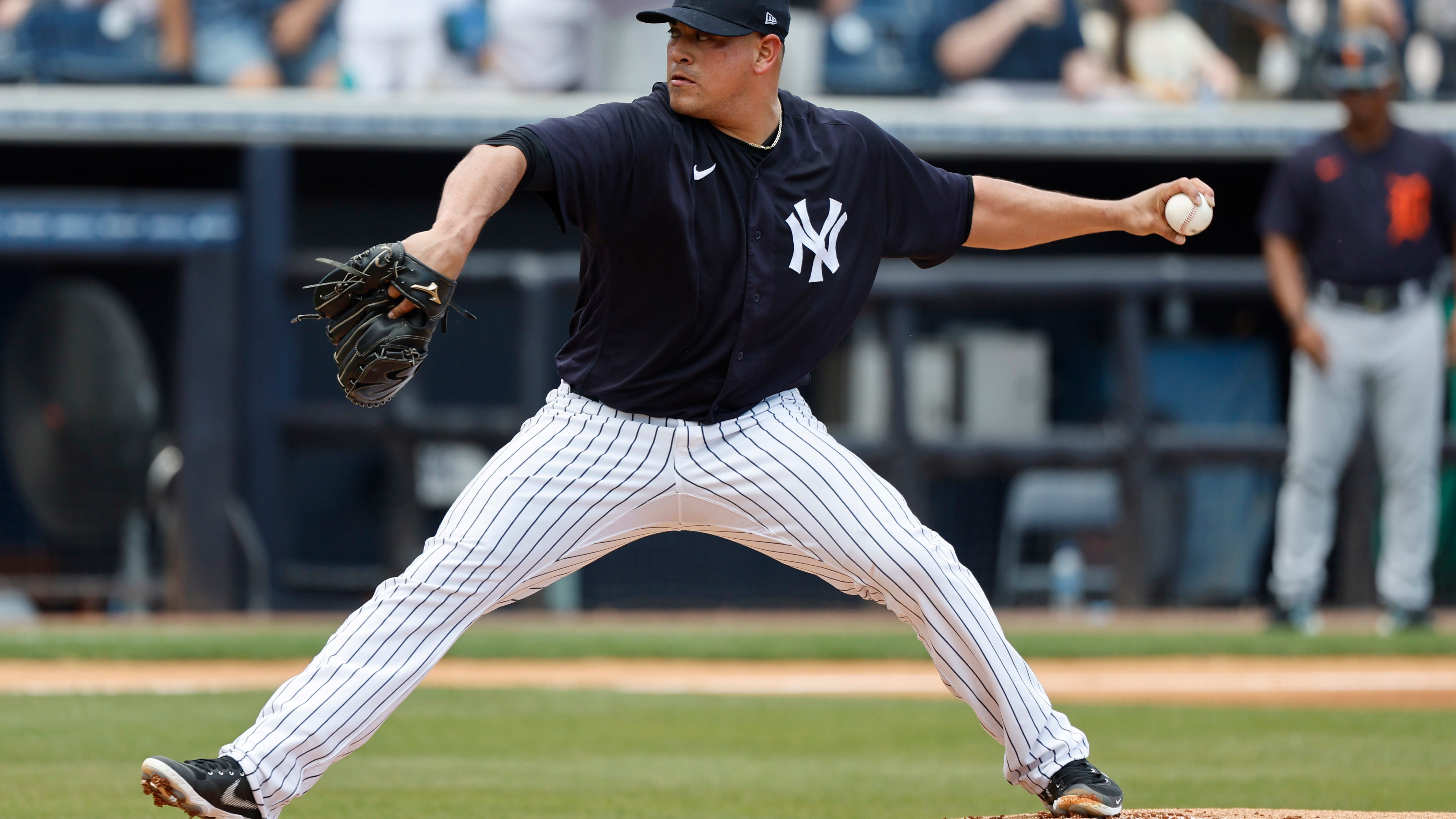 Yankees add Manny Banuelos to active roster