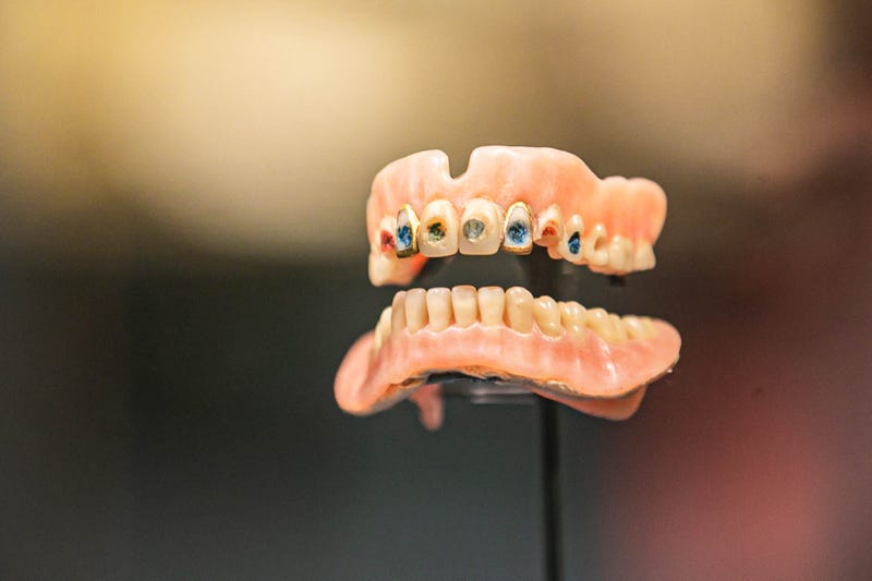 MS Couple Find WI Man's Dentures While Scuba Diving