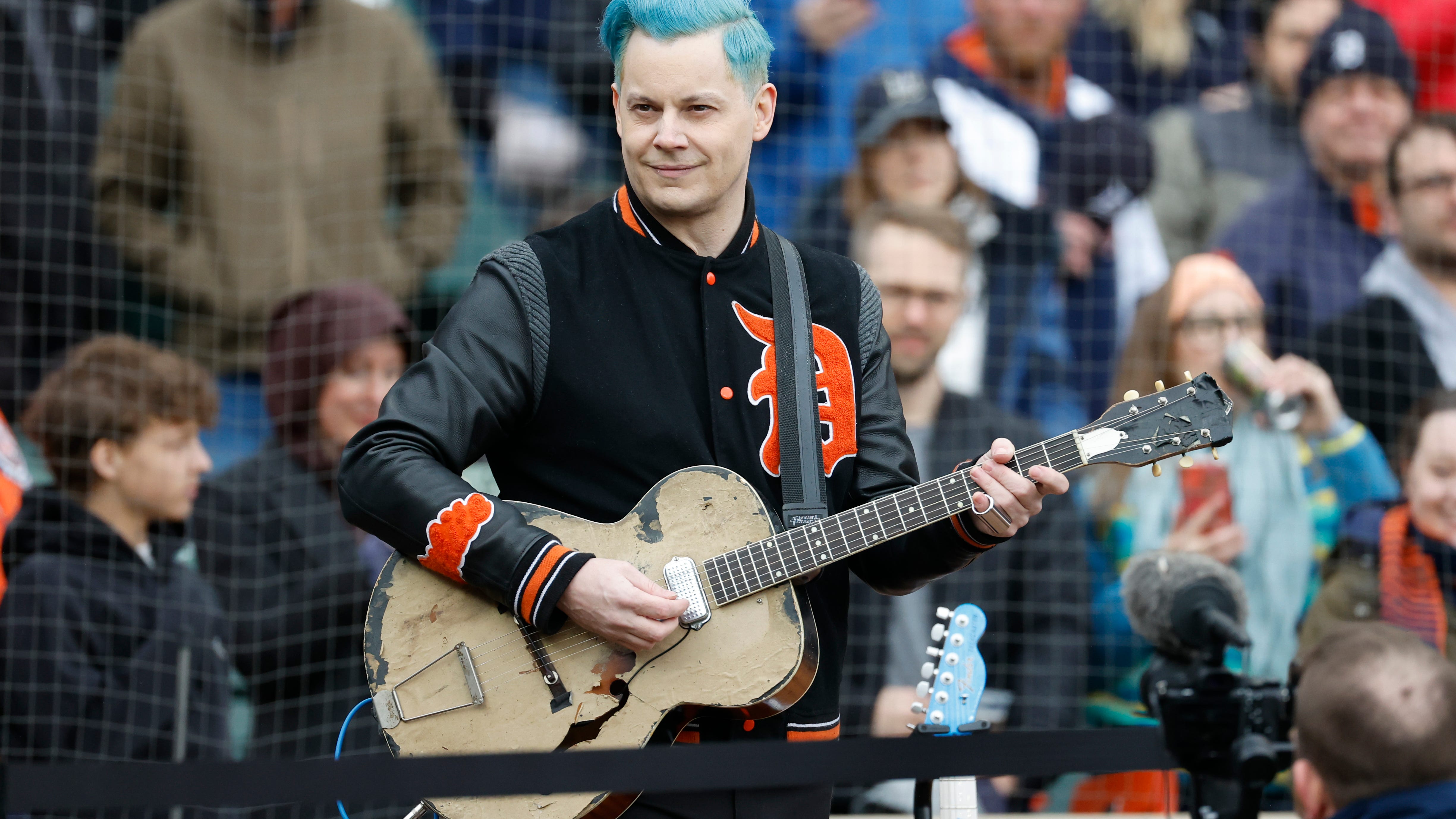 Jack White got engaged and married on stage at hometown show