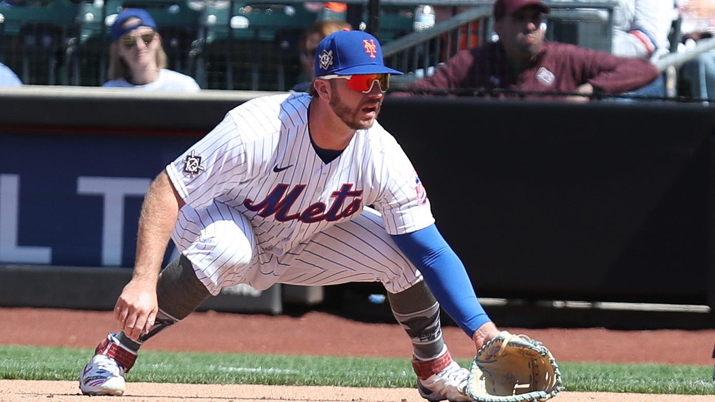 WATCH: Pete Alonso makes incredible stretch at first base to keep Mets game tied