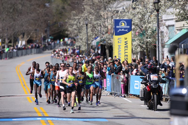 The men's elite field