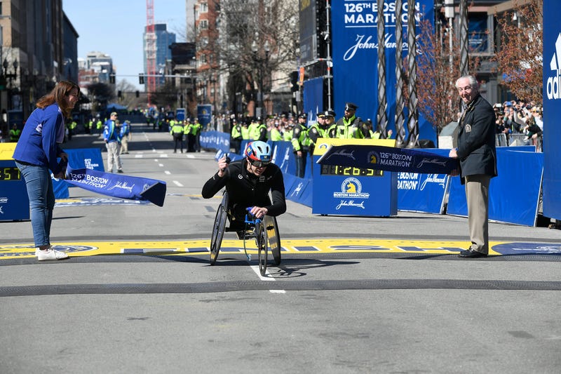 Men's wheelchair winner Daniel Romanchuk